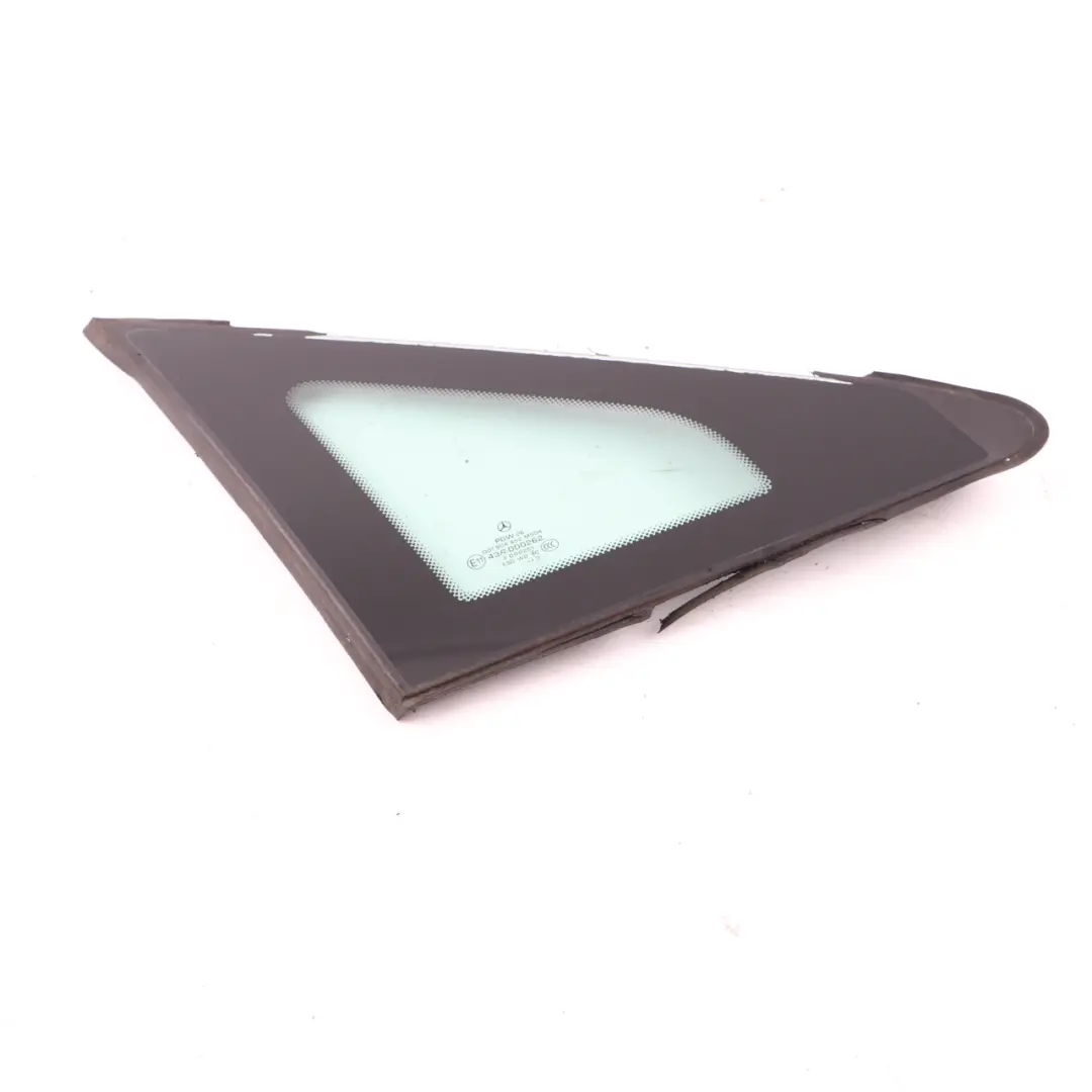 Finestrino Laterale Anteriore Destro Triangolo Vetro AS2 per Mercedes Vito W639 con numero di parte A6396736605 Mercedes Vito W639 Finestrino Laterale Anteriore Destro Triangolo Vetro AS2 - SKU A6396736605-1 - Numero di parte A6396736605