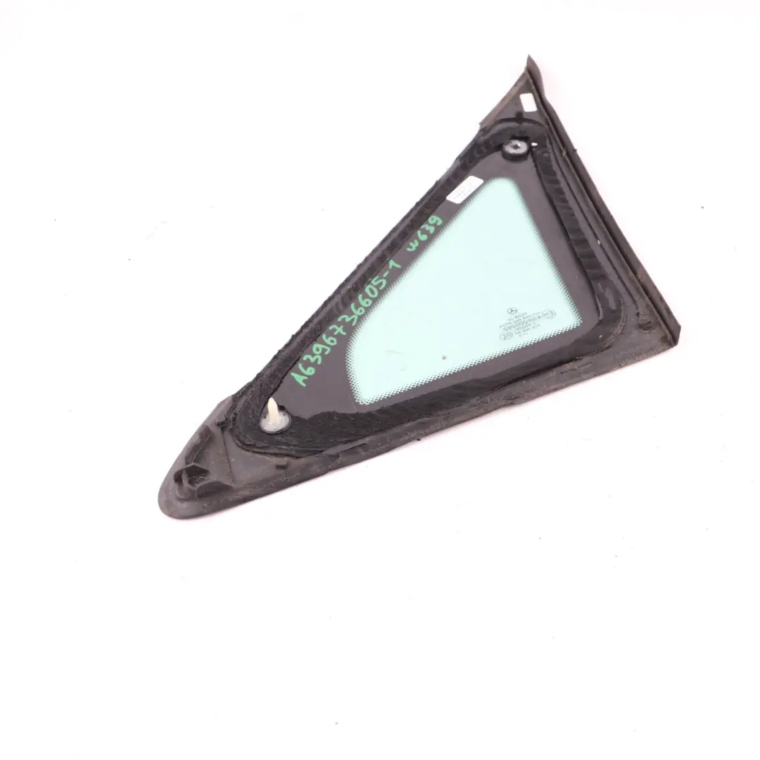Vitrage latéral Avant Droite Triangle De Verre AS2 pour Mercedes Vito W639 à propos du numéro de pièce A6396736605 Mercedes Vito W639 Vitrage latéral Avant Droite Triangle De Verre AS2 - SKU A6396736605-1 - Numéro de pièce A6396736605