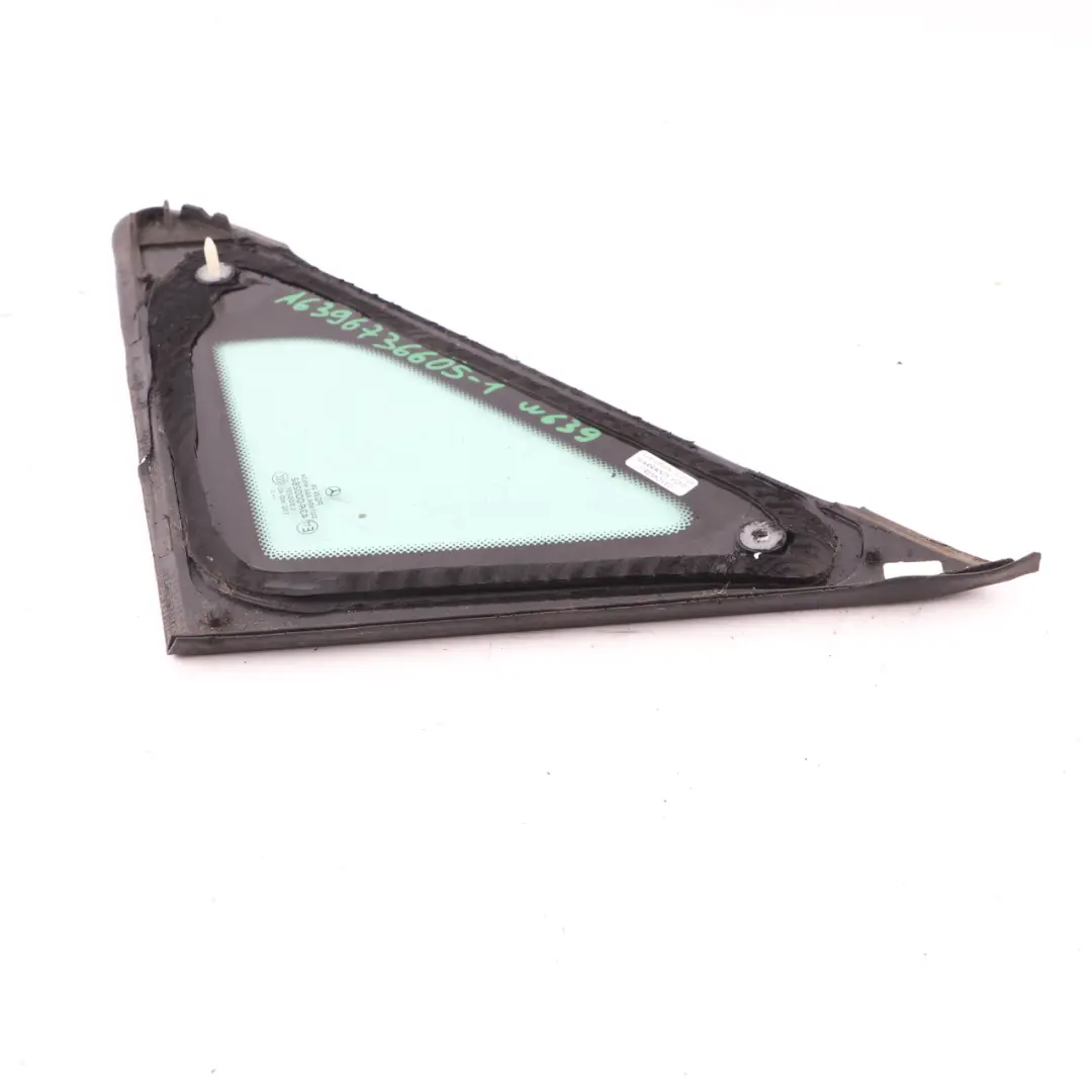 Mercedes W639 Ventana lateral Delantera Derecha Triangulo Acristalamiento AS2 - SKU A6396736605-1 - Número de pieza A6396736605