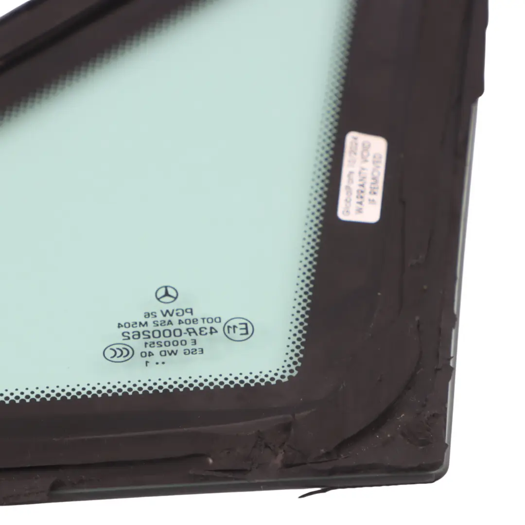 Fenêtre latérale avant droite Triangle Glass AS2 pour Mercedes Vito W639 à propos du numéro de pièce A6396736605 Mercedes Vito W639 Fenêtre latérale avant droite Triangle Glass AS2 - SKU A6396736605 - Numéro de pièce A6396736605