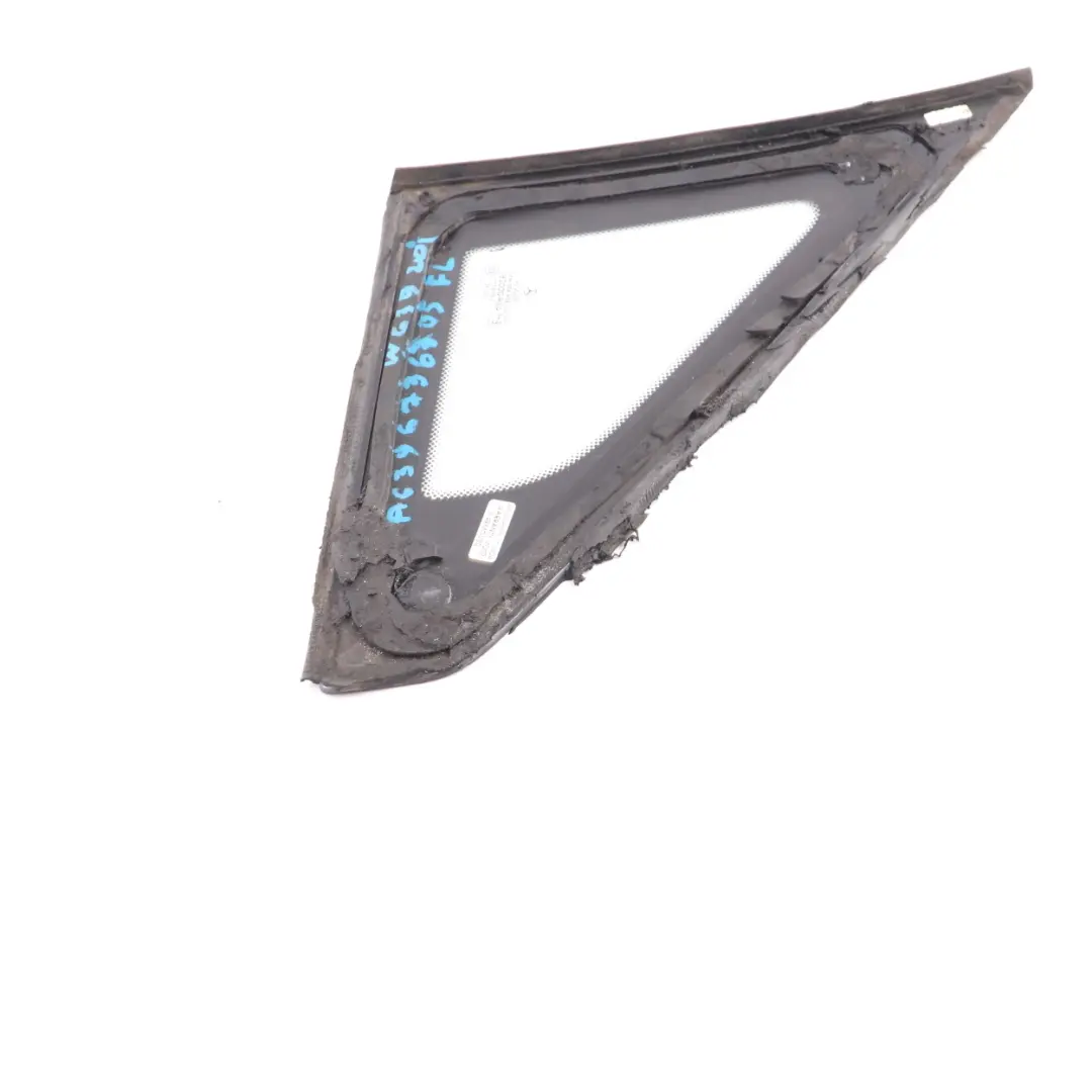Vitrage latéral Mercedes Vito W639 Avant Gauche Triangle De Verre AS2 pour à propos du numéro de pièce A6396736705 Vitrage latéral Mercedes Vito W639 Avant Gauche Triangle De Verre AS2 - SKU A6396736705 - Numéro de pièce A6396736705