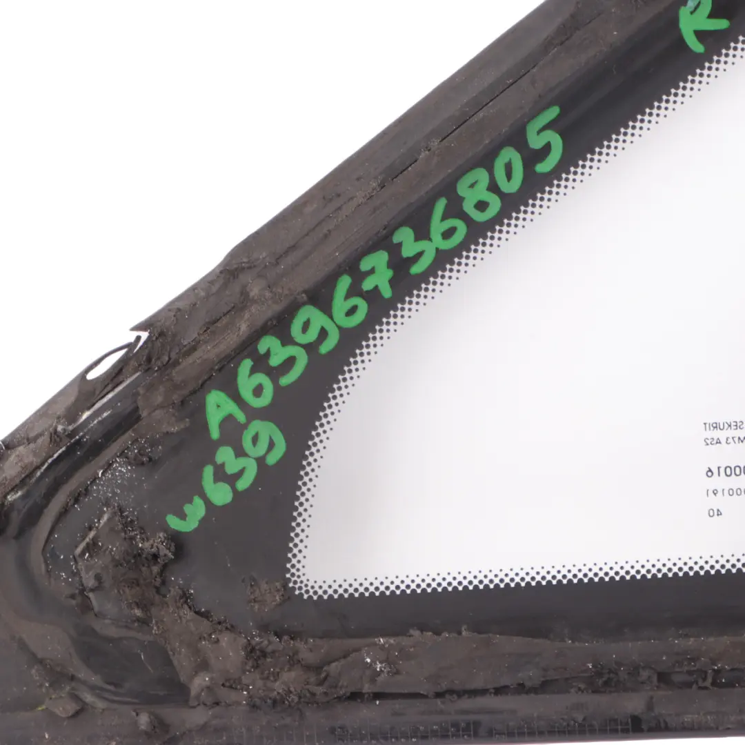  Vitrage Latéral Mercedes Vito W639 Avant Droit Triangulaire AS2 - SKU A6396736805 - Numéro de pièce A6396736805