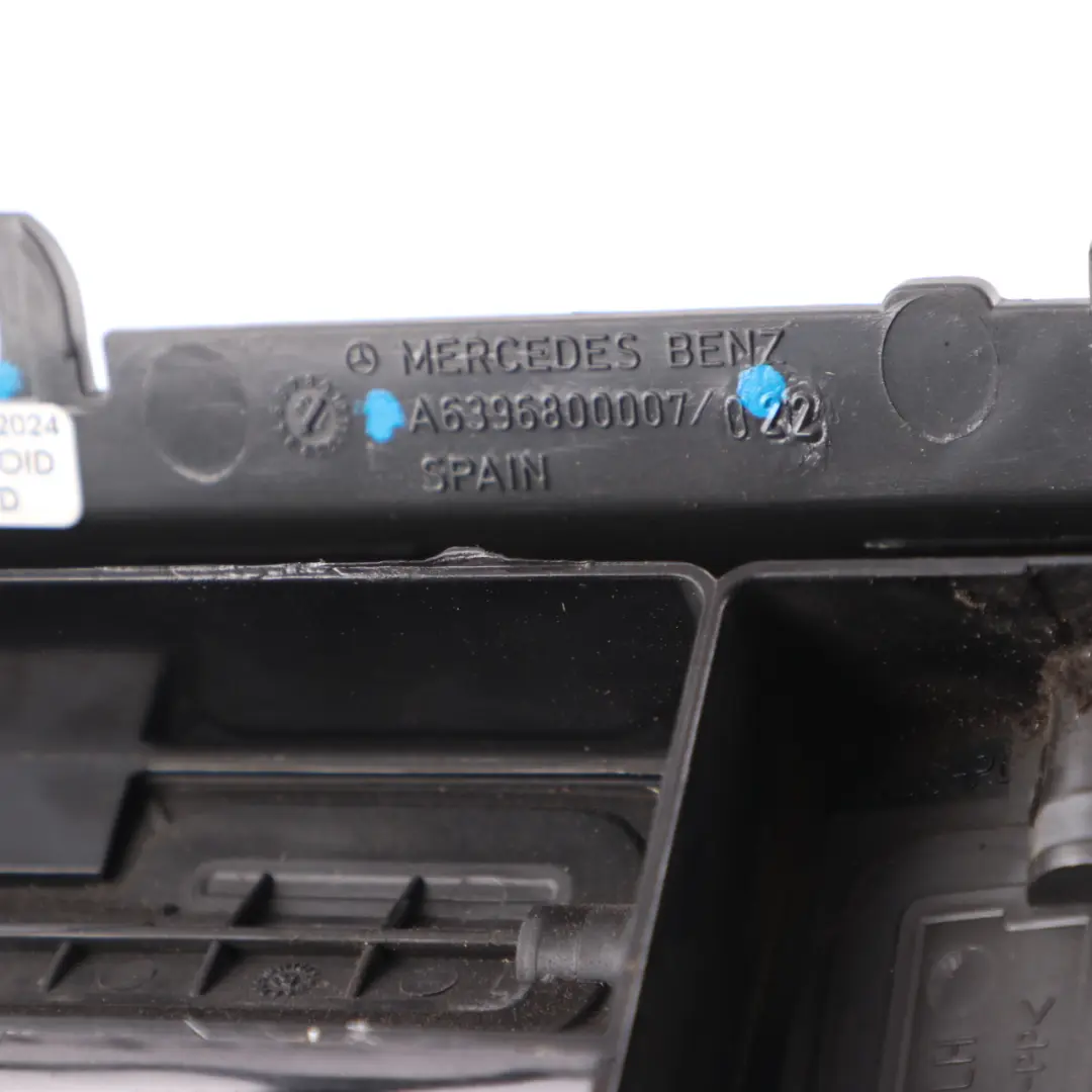 Mercedes Vito W639 Console centrale tableau bord, couvercle cadre aérations - SKU A6396800007 - Numéro de pièce A6396800007