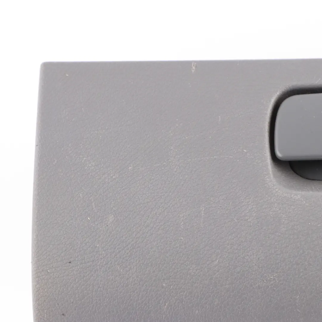 Cassetto Portaoggetti Vassoio Coperchio Anteriore per Mercedes Vito W639 con numero di parte A6396800098 Mercedes Vito W639 Cassetto Portaoggetti Vassoio Coperchio Anteriore - SKU A6396800098 - Numero di parte A6396800098