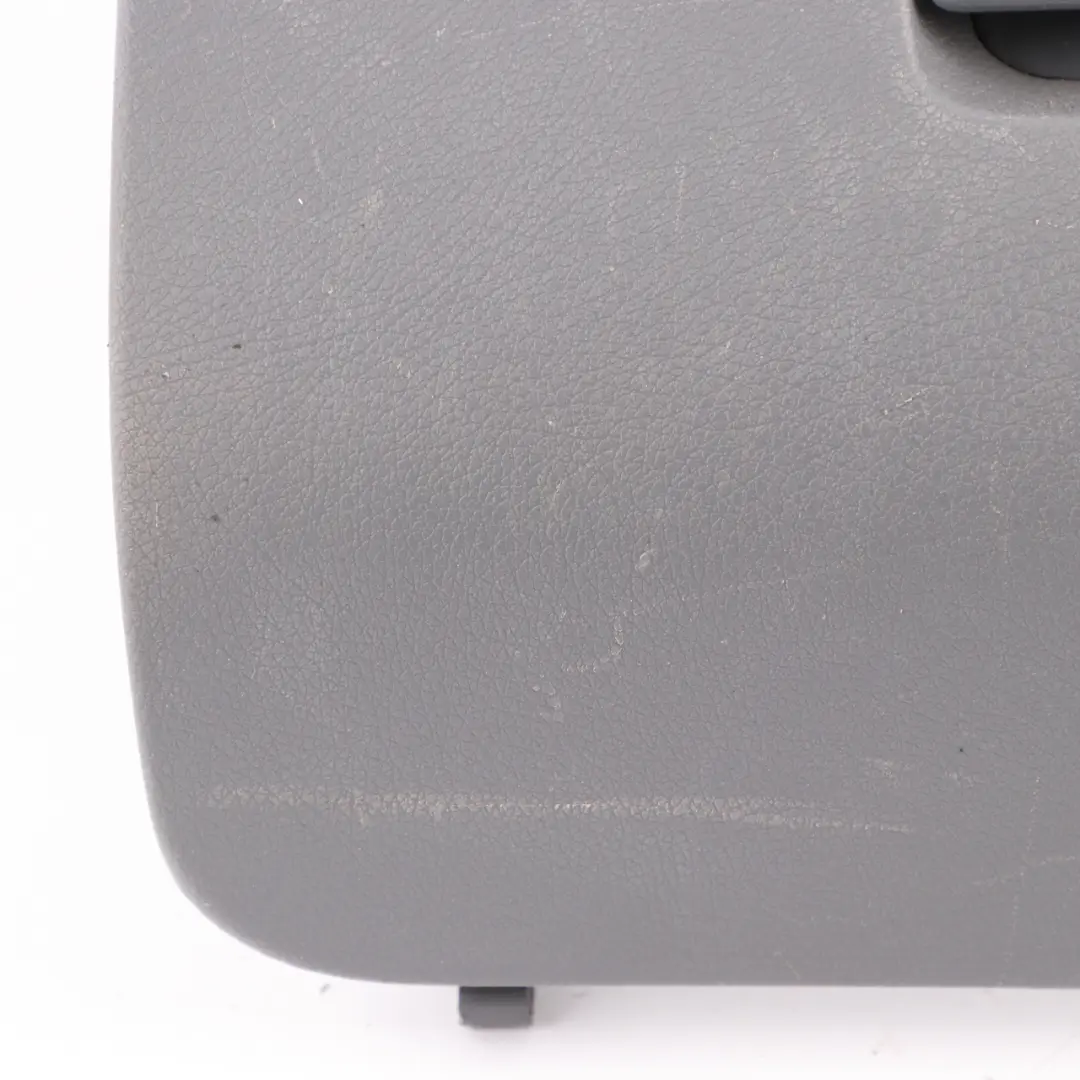 Handschuhfach Ablagefach Frontklappe Abdeckung für Mercedes Vito W639 mit Teilenummer A6396800098 Mercedes Vito W639 Handschuhfach Ablagefach Frontklappe Abdeckung - SKU A6396800098 - Teilenummer A6396800098