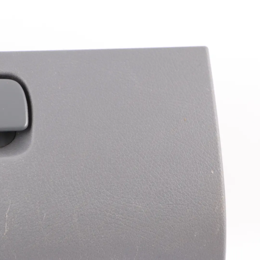 Handschuhfach Ablagefach Frontklappe Abdeckung für Mercedes Vito W639 mit Teilenummer A6396800098 Mercedes Vito W639 Handschuhfach Ablagefach Frontklappe Abdeckung - SKU A6396800098 - Teilenummer A6396800098