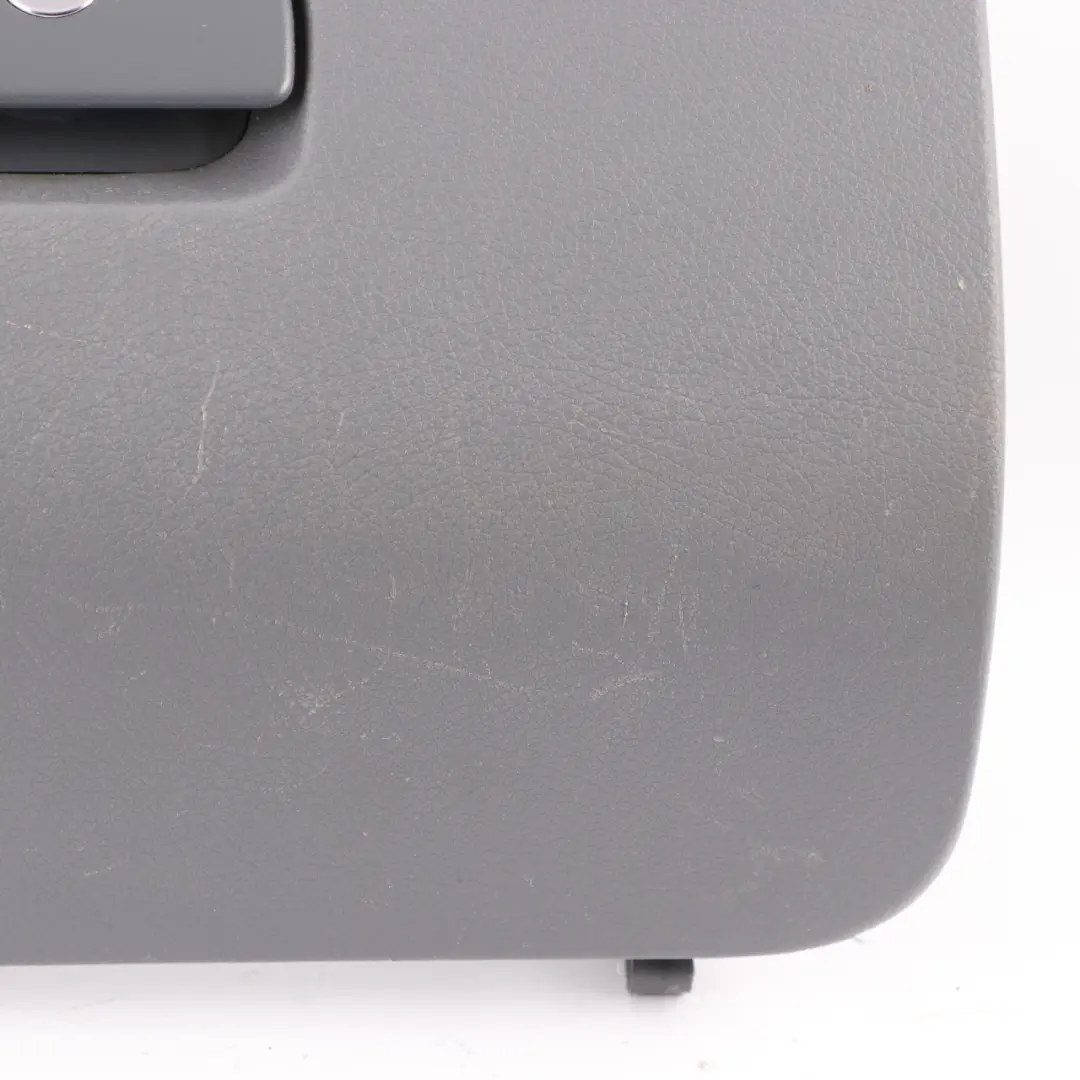 Cassetto Portaoggetti Vassoio Coperchio Anteriore per Mercedes Vito W639 con numero di parte A6396800098 Mercedes Vito W639 Cassetto Portaoggetti Vassoio Coperchio Anteriore - SKU A6396800098 - Numero di parte A6396800098