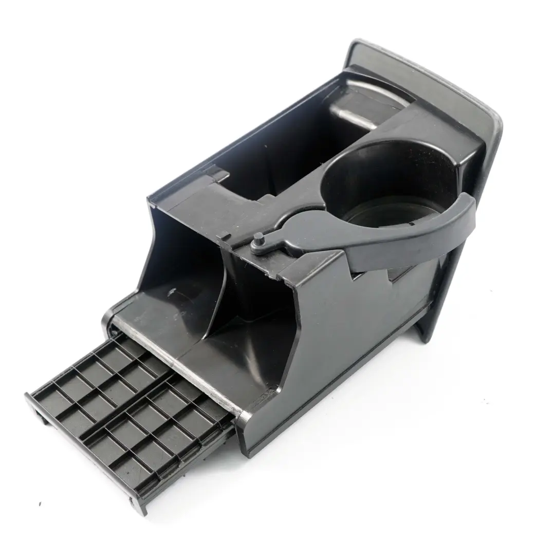 Becherhalter Aschenbecher Steckdosenabdeckung für Mercedes W639 Viano mit Teilenummer A6396800358 Mercedes W639 Viano Becherhalter Aschenbecher Steckdosenabdeckung - SKU A6396800358 - Teilenummer A6396800358