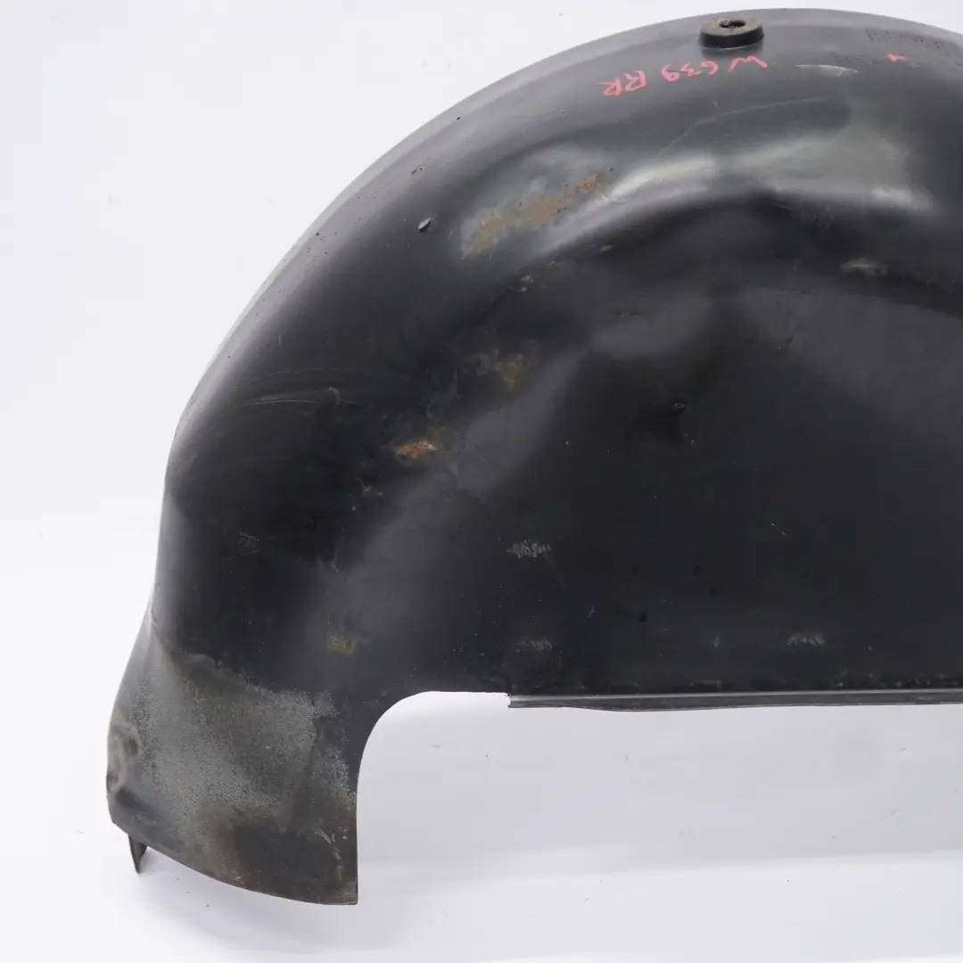 Tapa embellecedora de paso rueda trasero derecho para Mercedes Vito W639 con número de pieza A6396840677 Mercedes Vito W639 Tapa embellecedora de paso rueda trasero derecho - SKU A6396840677-1 - Número de pieza A6396840677