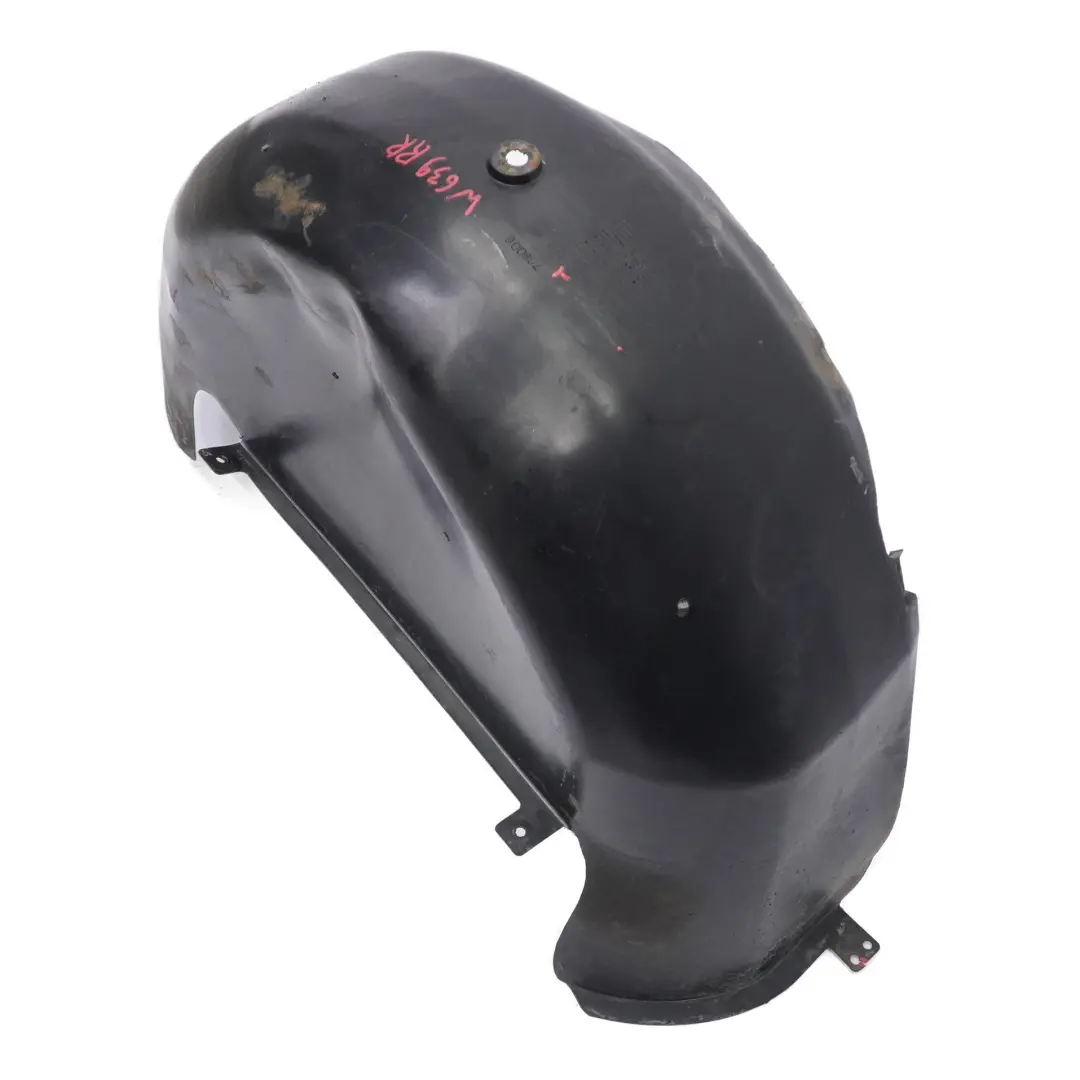 Tapa embellecedora de paso rueda trasero derecho para Mercedes Vito W639 con número de pieza A6396840677 Mercedes Vito W639 Tapa embellecedora de paso rueda trasero derecho - SKU A6396840677-1 - Número de pieza A6396840677