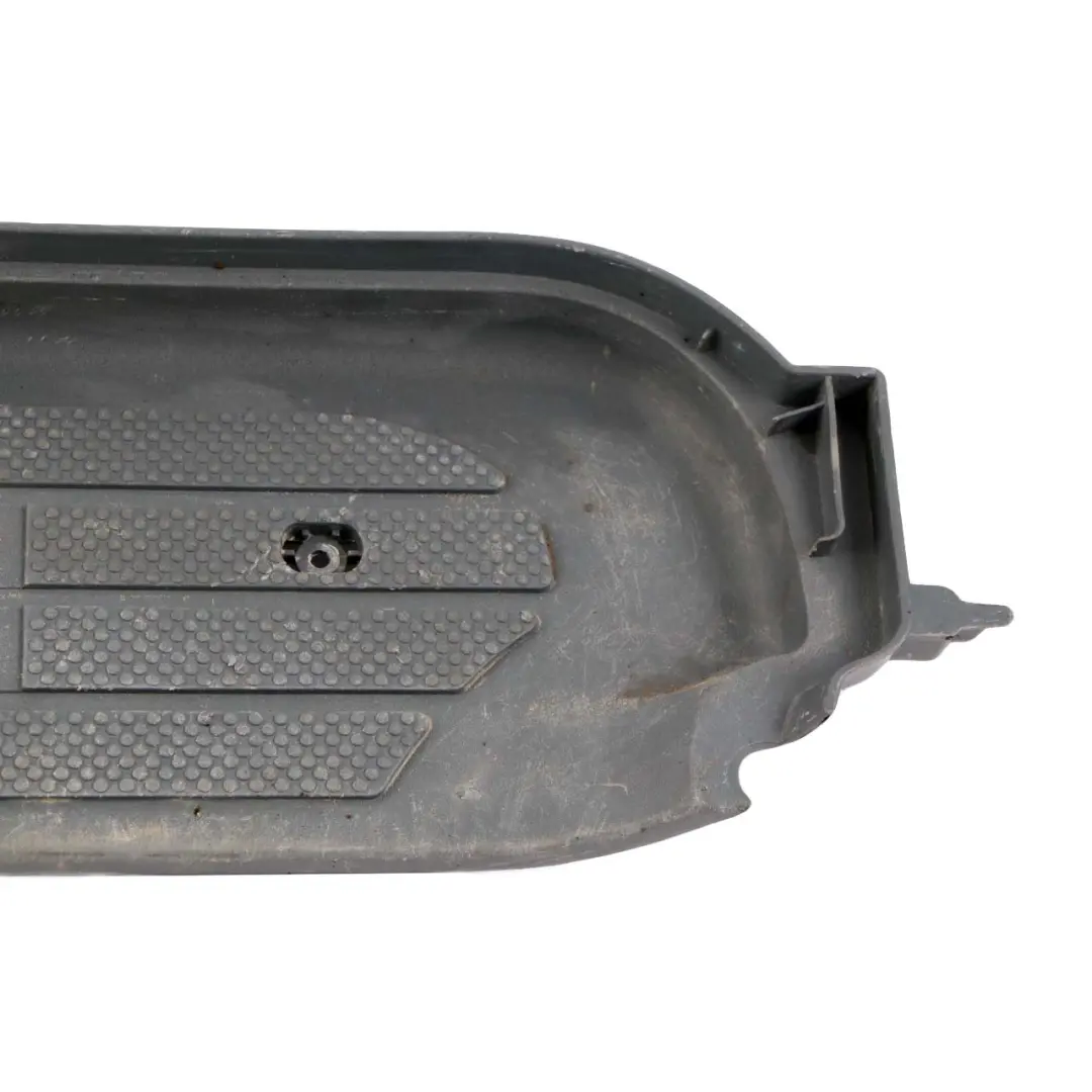 Escalon Placa Frente Izquierda Puerta Revestimiento para Mercedes Vito W639 con número de pieza A6396860010 Mercedes Vito W639 Escalon Placa Frente Izquierda Puerta Revestimiento - SKU A6396860010-1 - Número de pieza A6396860010