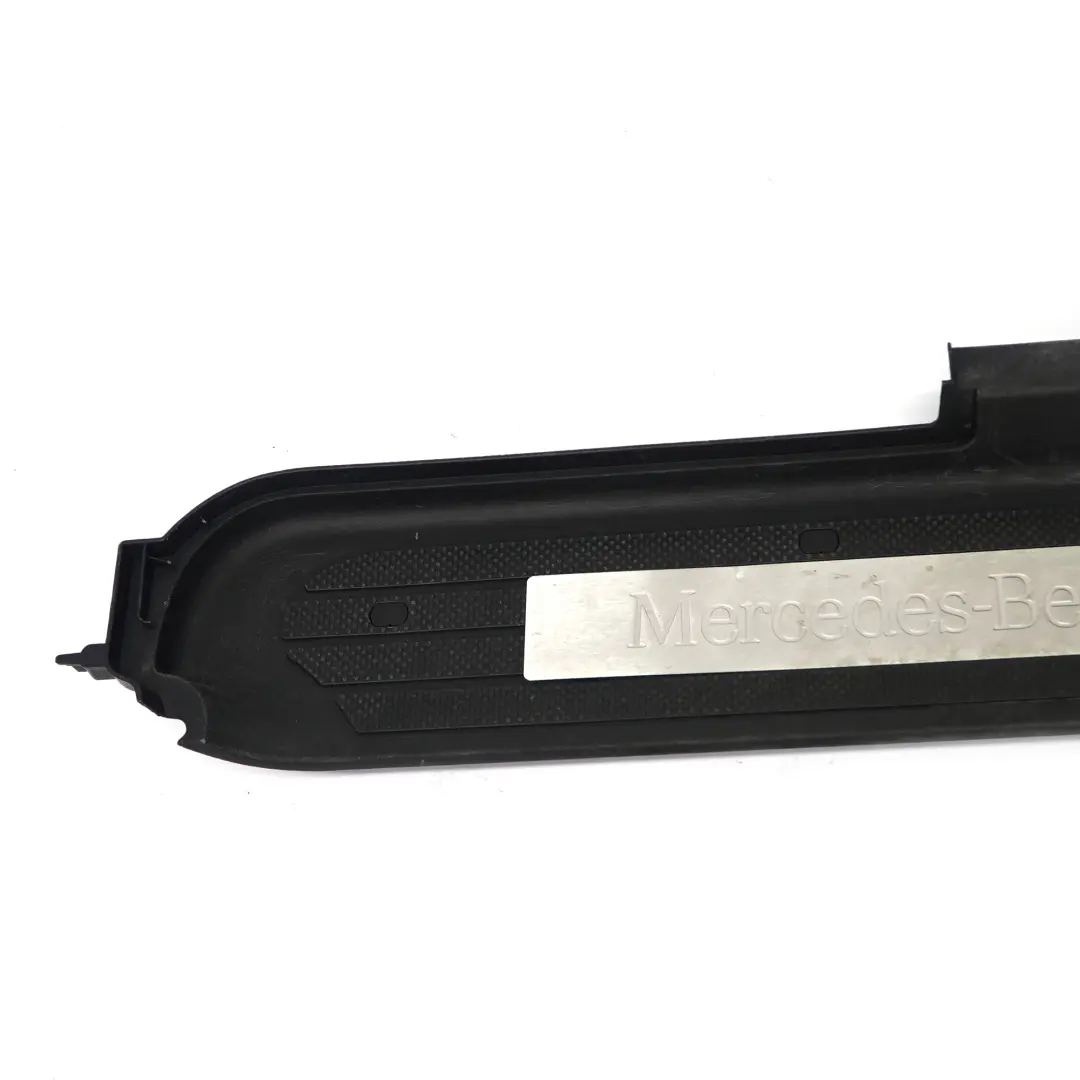 Plaque de seuil Porte avant droite Cache entrée Panneau pour Mercedes Vito W639 à propos du numéro de pièce A6396861010 Mercedes Vito W639 Plaque de seuil Porte avant droite Cache entrée Panneau - SKU A6396861010 - Numéro de pièce A6396861010