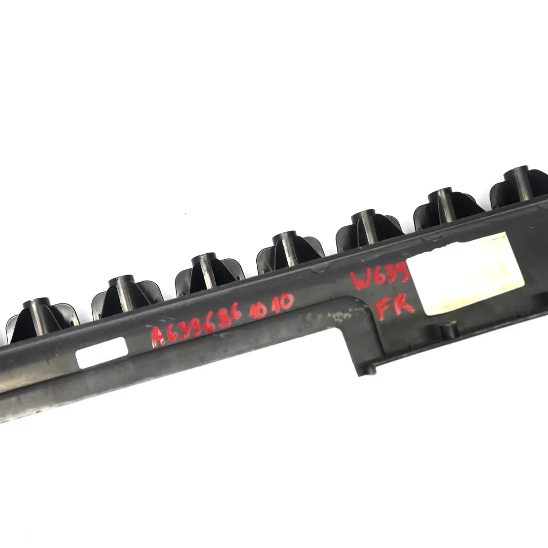 Piastra di gradino Porta anteriore destra Ingresso Pannello per Mercedes Vito W639 con numero di parte A6396861010 Mercedes Vito W639 Piastra di gradino Porta anteriore destra Ingresso Pannello - SKU A6396861010 - Numero di parte A6396861010