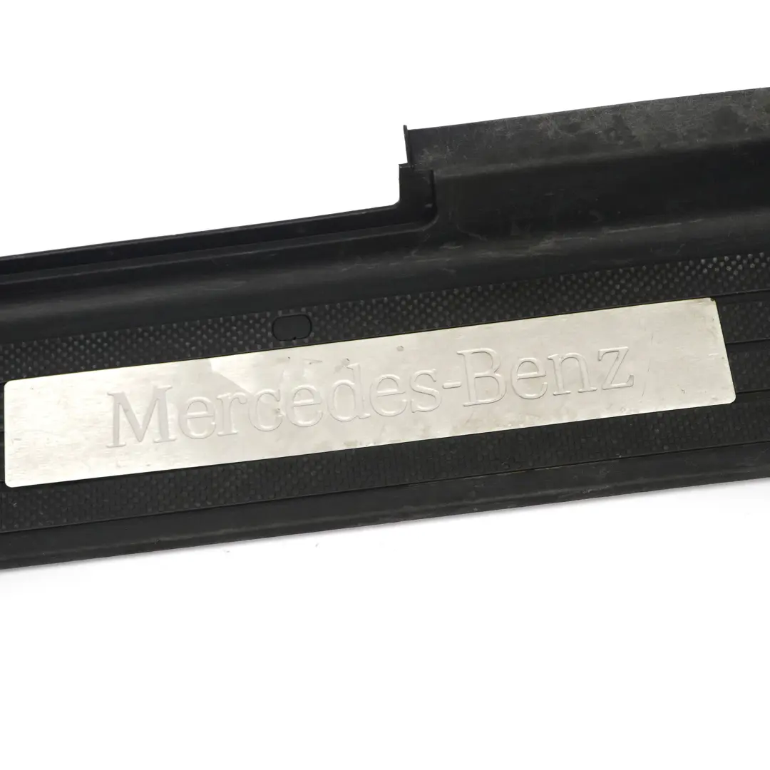 Mercedes Vito W639 Plaque de seuil Porte avant droite Cache entrée Panneau - SKU A6396861010 - Numéro de pièce A6396861010