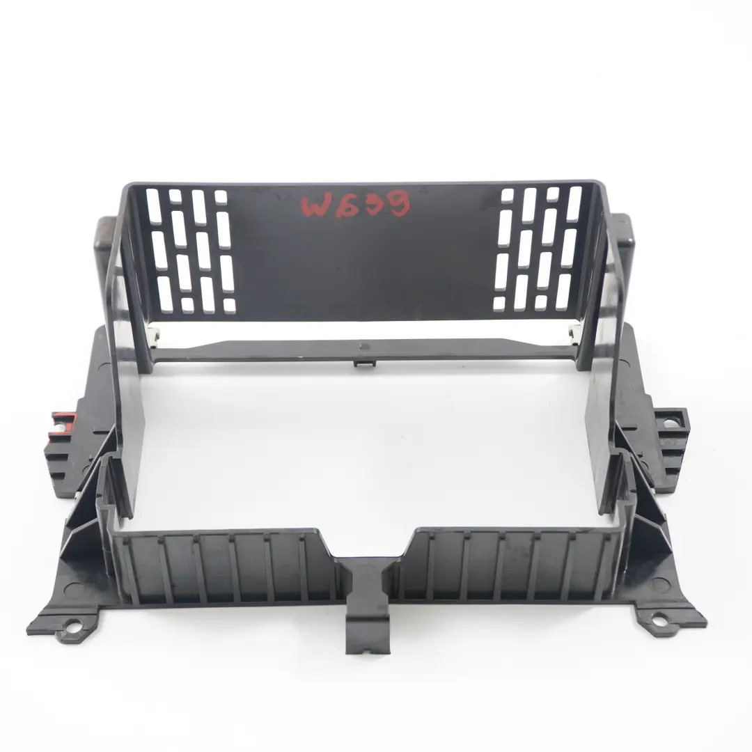 Supporto Radio Staffa Montaggio Unita Principale per Mercedes W639 con numero di parte A6396891031 Mercedes W639 Supporto Radio Staffa Montaggio Unita Principale - SKU A6396891031-1 - Numero di parte A6396891031