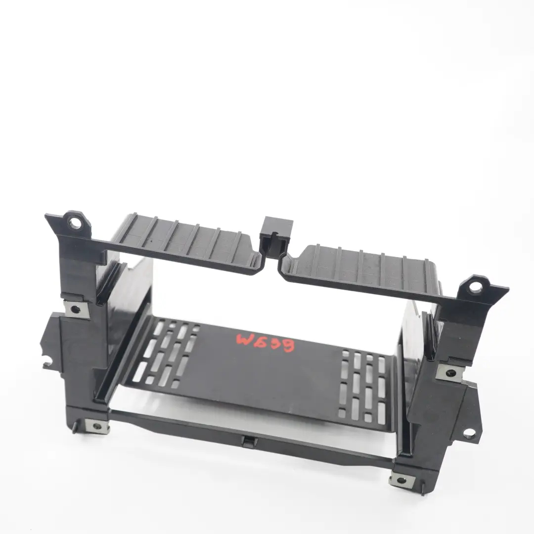 Supporto Radio Staffa Montaggio Unita Principale per Mercedes W639 con numero di parte A6396891031 Mercedes W639 Supporto Radio Staffa Montaggio Unita Principale - SKU A6396891031-1 - Numero di parte A6396891031