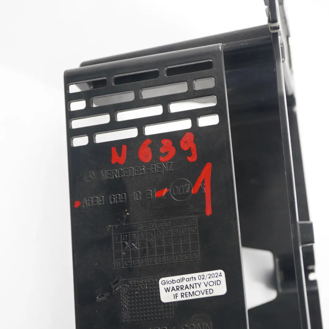 Supporto Radio Staffa Montaggio Unita Principale per Mercedes W639 con numero di parte A6396891031 Mercedes W639 Supporto Radio Staffa Montaggio Unita Principale - SKU A6396891031-1 - Numero di parte A6396891031