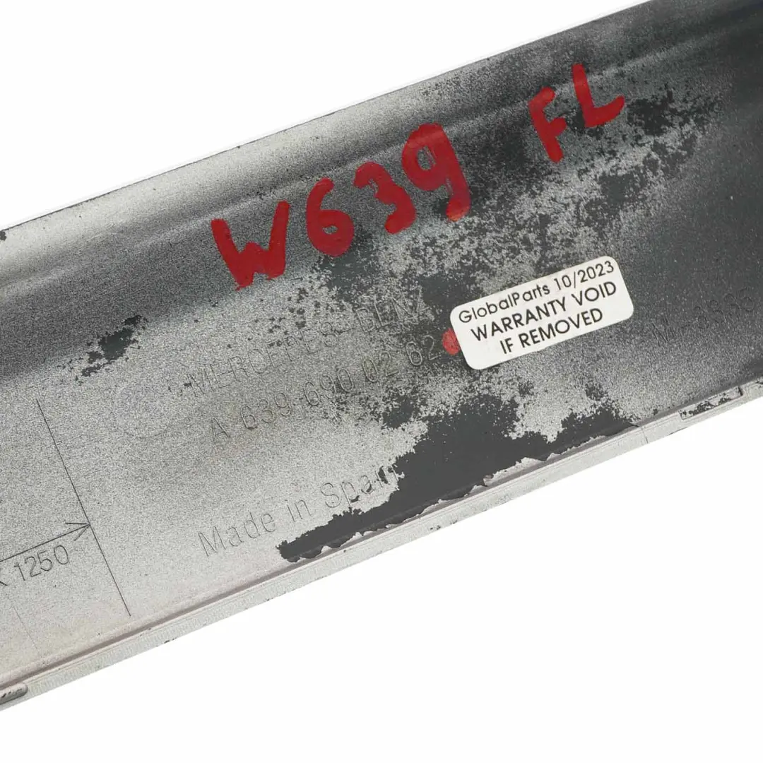 Tapa moldura puerta delantera izquierda Brilliant Silver 9744 para Mercedes W639 con número de pieza A6396900262 Mercedes W639 Tapa moldura puerta delantera izquierda Brilliant Silver 9744 - SKU A6396900262-BRS - Número de pieza A6396900262