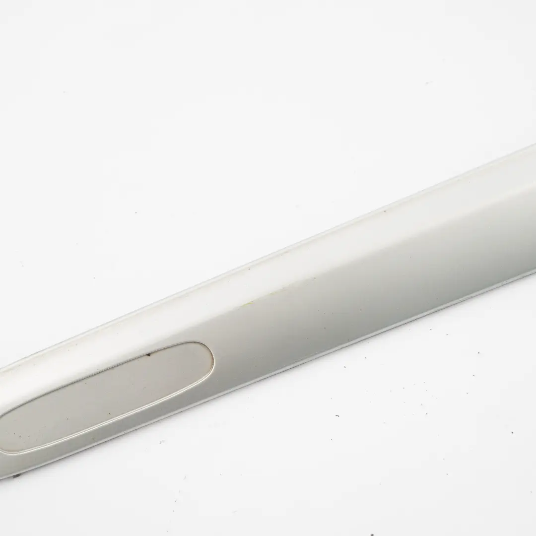 Mercedes W639 Moulure de Porte Avant Gauche Argent Brillant 9744 - SKU A6396900262-BRS - Numéro de pièce A6396900262