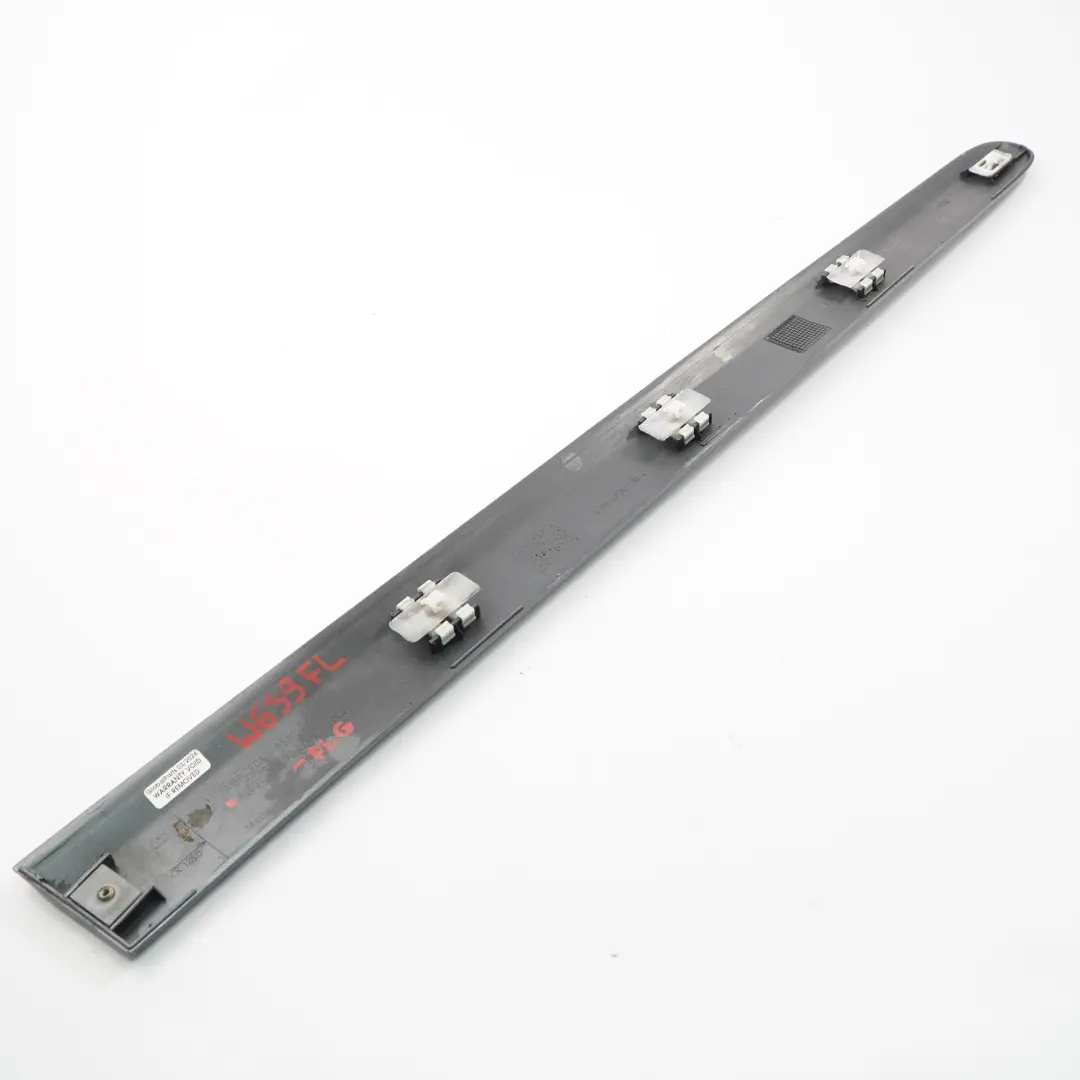 Mercedes W639 Tapa de moldura de puerta delantera izquierda Flint Grey - 368 - SKU A6396900262-FLG - Número de pieza A6396900262