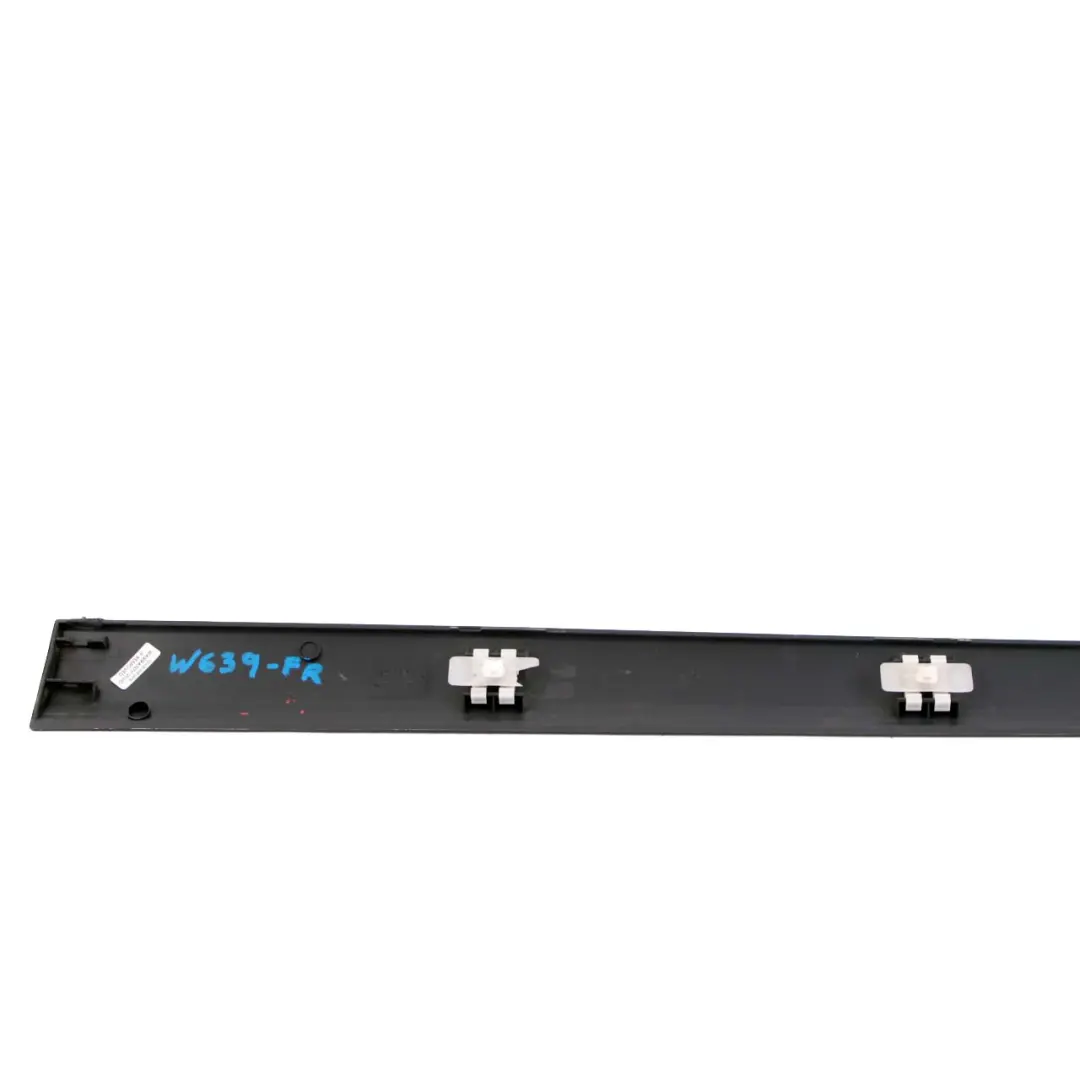 modanatura della porta striscia anteriore destra per Mercedes W639 con numero di parte A6396900462 Mercedes W639 modanatura della porta striscia anteriore destra - SKU A6396900462 - Numero di parte A6396900462