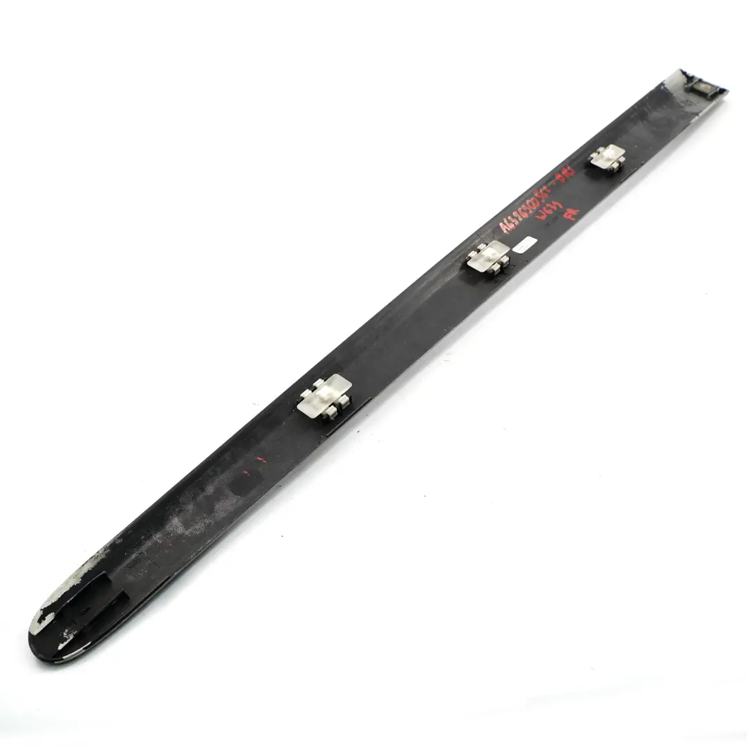 Mercedes W639 Moulure de Porte Avant Droit Argent Brillant - 9744 - SKU A6396900562-BRS - Numéro de pièce A6396900562