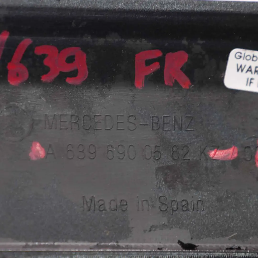 Puerta Derecha Tira Moldura Obsidian Black para Mercedes W639 con número de pieza A6396900562 Mercedes W639 Puerta Derecha Tira Moldura Obsidian Black - SKU A6396900562-OB - Número de pieza A6396900562