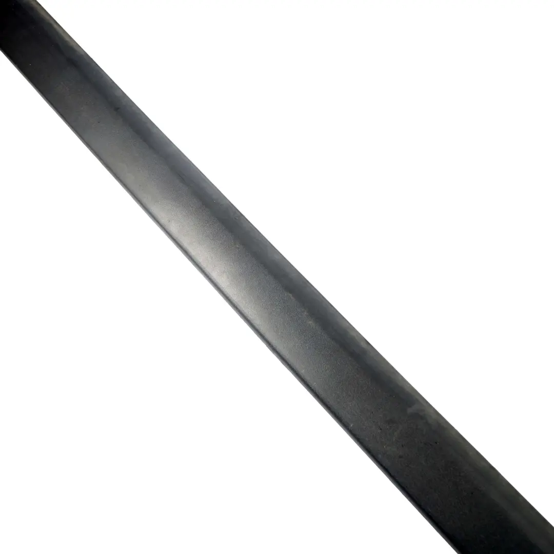 Embellecedor Puerta Corredera Trasera Derecha para Mercedes Vito W639 con número de pieza A6396901162 Mercedes Vito W639 Embellecedor Puerta Corredera Trasera Derecha - SKU A6396901162 - Número de pieza A6396901162