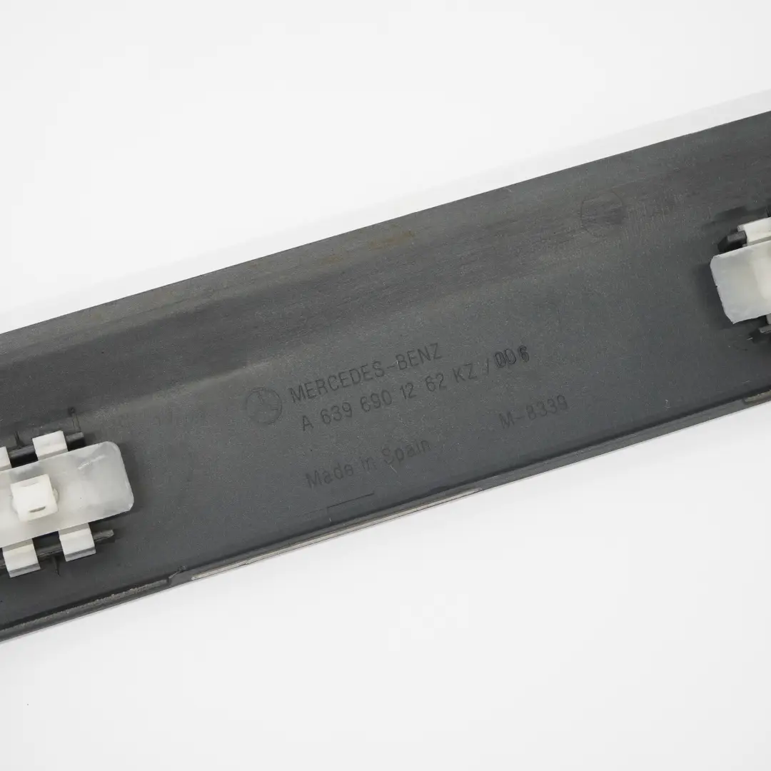 Mercedes W639 Linke Schiebetür Zierleiste Flint Grau - 368 - SKU A6396901262-FLG - Teilenummer A6396901262