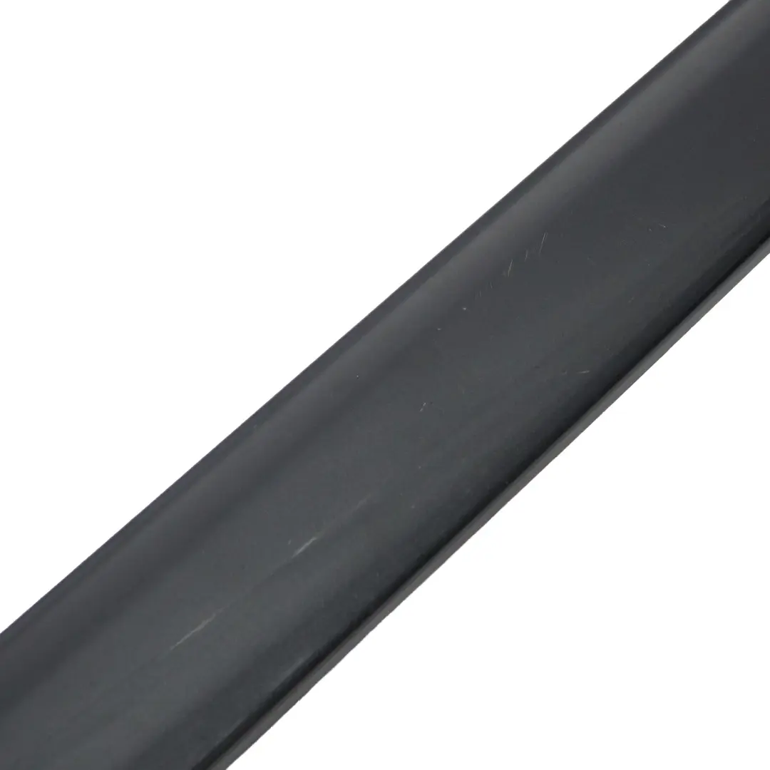 Listwa Drzwi Przesuwnych Prawa Obsidian Black 197 do Mercedes W639 o numerze A6396901362 Mercedes W639 Listwa Drzwi Przesuwnych Prawa Obsidian Black 197 - SKU A6396901362-CBL - Numer Części A6396901362