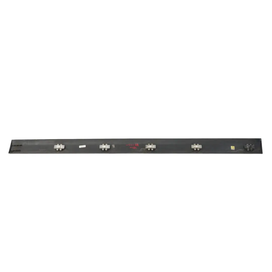 Puerta Corredera Derecha Tira de Moldura Negro para Mercedes W639 con número de pieza A6396901362 Mercedes W639 Puerta Corredera Derecha Tira de Moldura Negro - SKU A6396901362-CBL - Número de pieza A6396901362