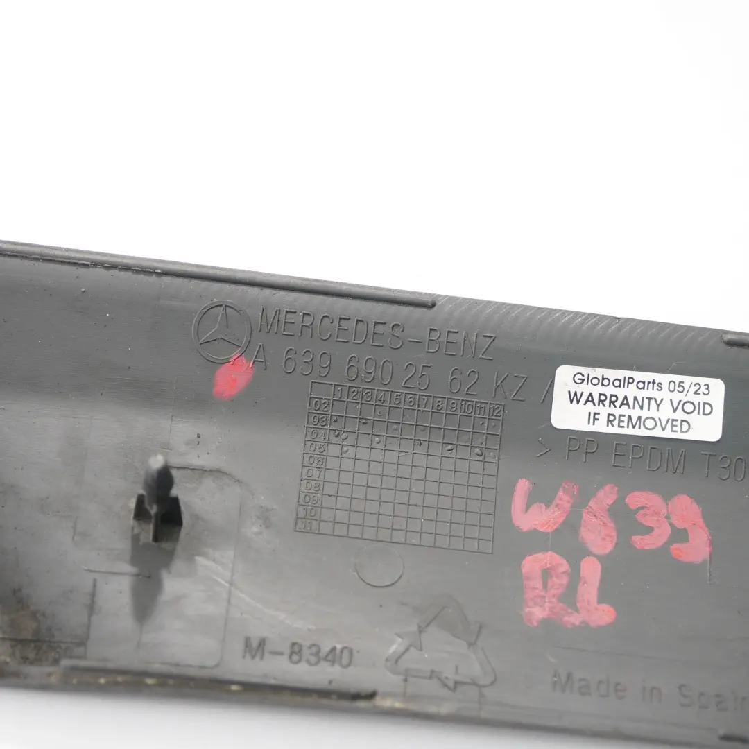  Moldura puerta Mercedes Vito W639 Banda Protectora Izquierda Trasera Negro - SKU A6396902562 - Número de pieza A6396902562