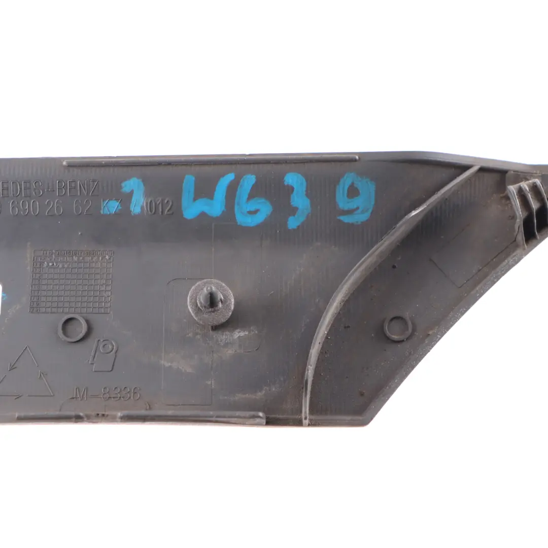 Striscia protettiva modanatura porta posteriore destra nera per Mercedes Vito W639 con numero di parte A6396902662 Mercedes Vito W639 Striscia protettiva modanatura porta posteriore destra nera - SKU A6396902662-1 - Numero di parte A6396902662