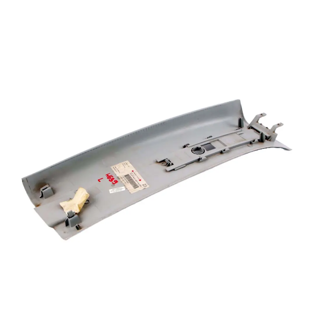 Innenverkleidung B Säule Abdeckung Links Oben Grau für Mercedes Vito W639 mit Teilenummer A6396906853 Mercedes Vito W639 Innenverkleidung B Säule Abdeckung Links Oben Grau - SKU A6396906853 - Teilenummer A6396906853