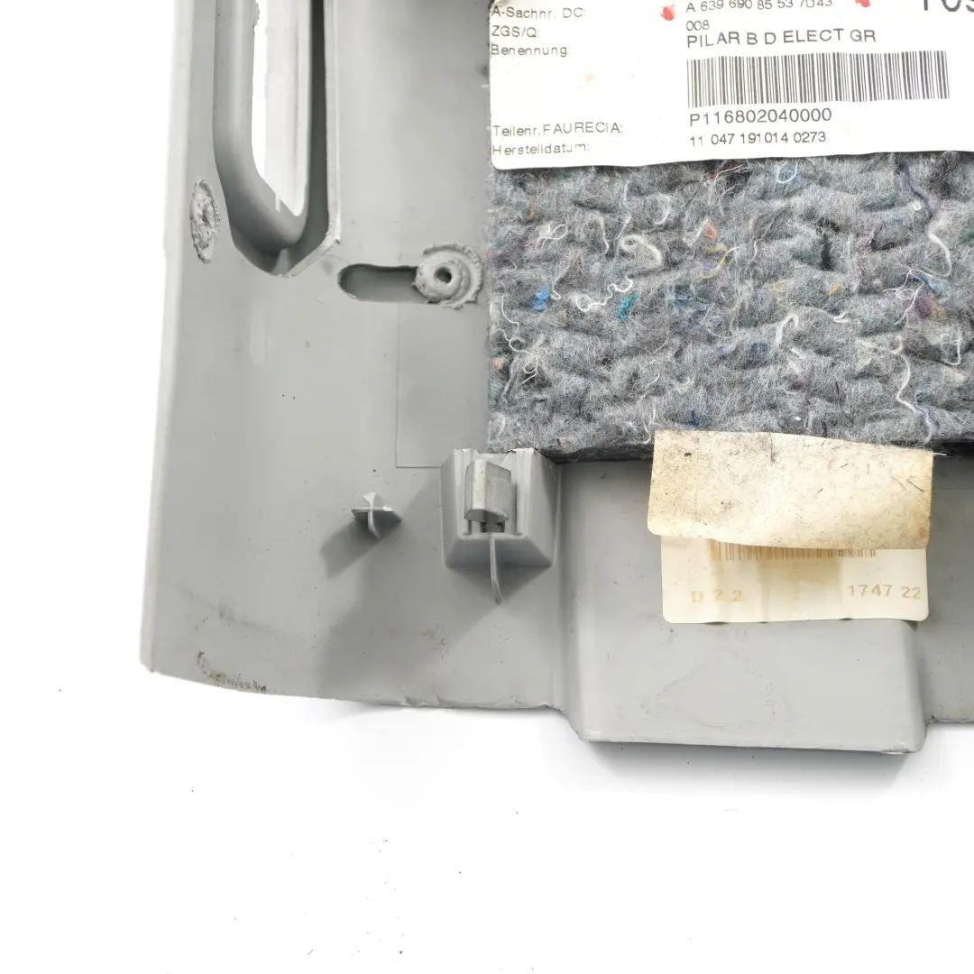 Innenverkleidung B Säule Oben Rechts Grau für Mercedes Vito W639 mit Teilenummer A6396908553 Mercedes Vito W639 Innenverkleidung B Säule Oben Rechts Grau - SKU A6396908553 - Teilenummer A6396908553