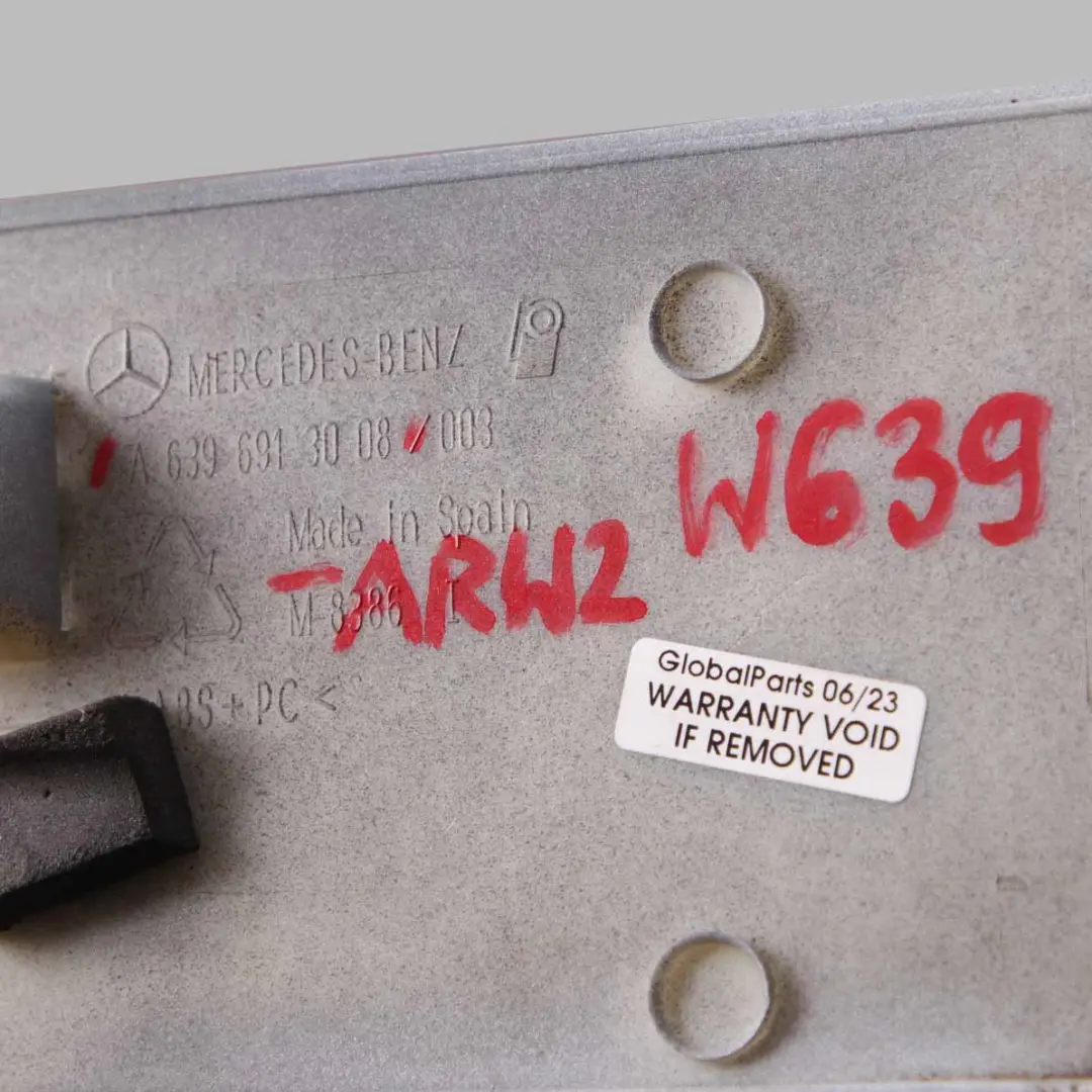 Osłona Prowadnicy Drzwi Tylna Lewa Biała Arktyczna do Mercedes Vito W639 o numerze A6396913008 Mercedes Vito W639 Osłona Prowadnicy Drzwi Tylna Lewa Biała Arktyczna - SKU A6396913008-ARW2 - Numer Części A6396913008