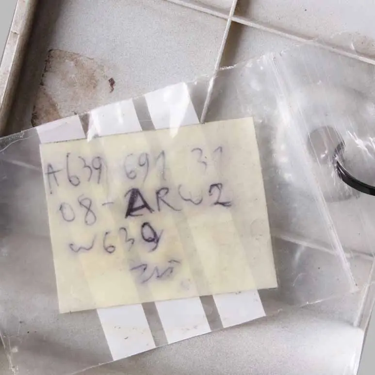 Side Rail Cover Rear Right O/S Sliding Door Panel White 9147 to Mercedes Vito W639 with Part number A6396913108 Mercedes Vito W639 Side Rail Cover Rear Right O/S Sliding Door Panel White 9147 - SKU A6396913108-ARW2 - Part number A6396913108