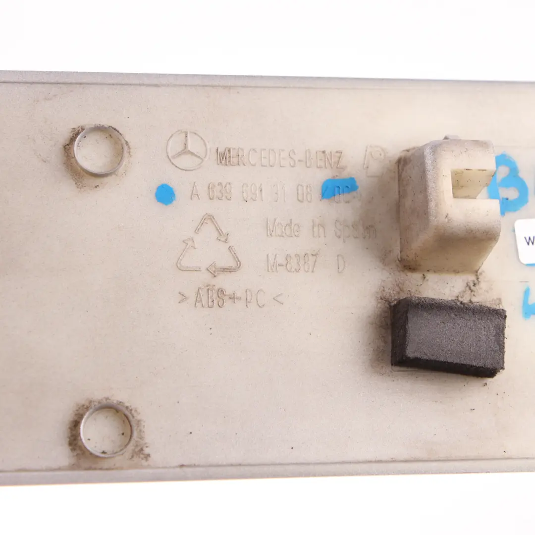 Mercedes W639 Coperchio guida laterale porta scorrevole destro Argento - SKU A6396913108-BRS - Numero di parte A6396913108