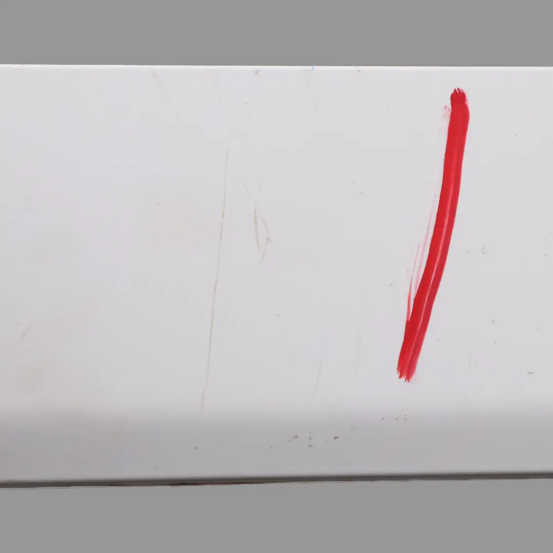 Coperchio Laterale Posteriore Destro Bianco Artico - 9147 per Mercedes W639 con numero di parte A6396913308 Mercedes W639 Coperchio Laterale Posteriore Destro Bianco Artico - 9147 - SKU A6396913308-ARW - Numero di parte A6396913308