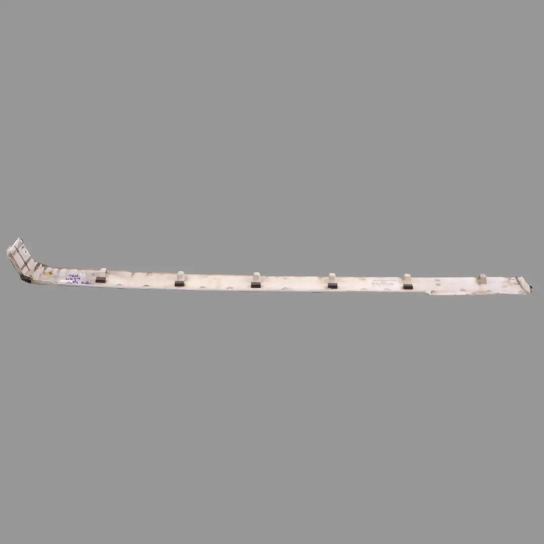 Mercedes W639 Cache Rail Latéral Arrière Droit Arctic White - 9147 - SKU A6396913308-ARW - Numéro de pièce A6396913308