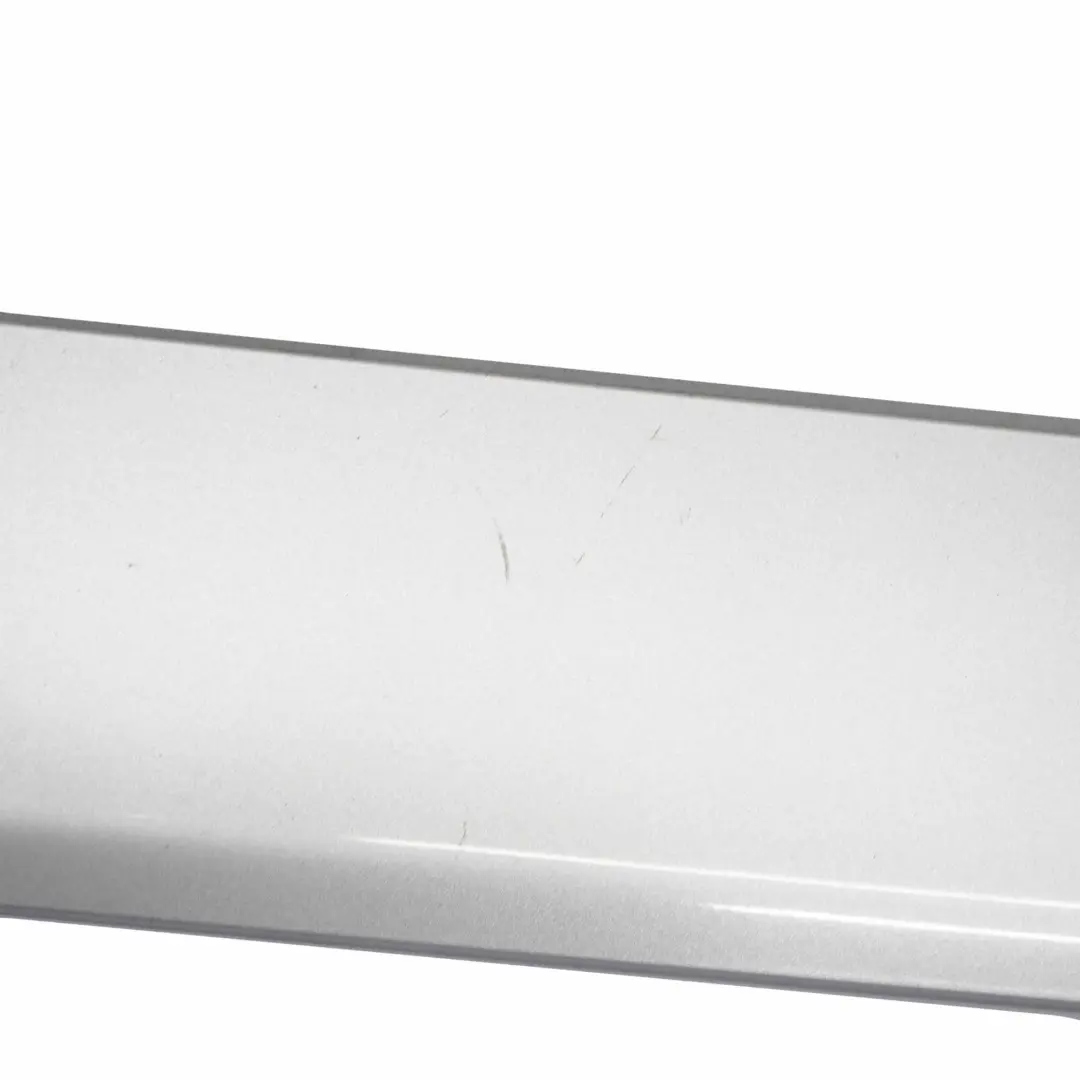 Embellecedor Puerta Corredera Trasera Derecha Panel Plata para Mercedes Vito W639 con número de pieza A6396913308 Mercedes Vito W639 Embellecedor Puerta Corredera Trasera Derecha Panel Plata - SKU A6396913308-BRS - Número de pieza A6396913308