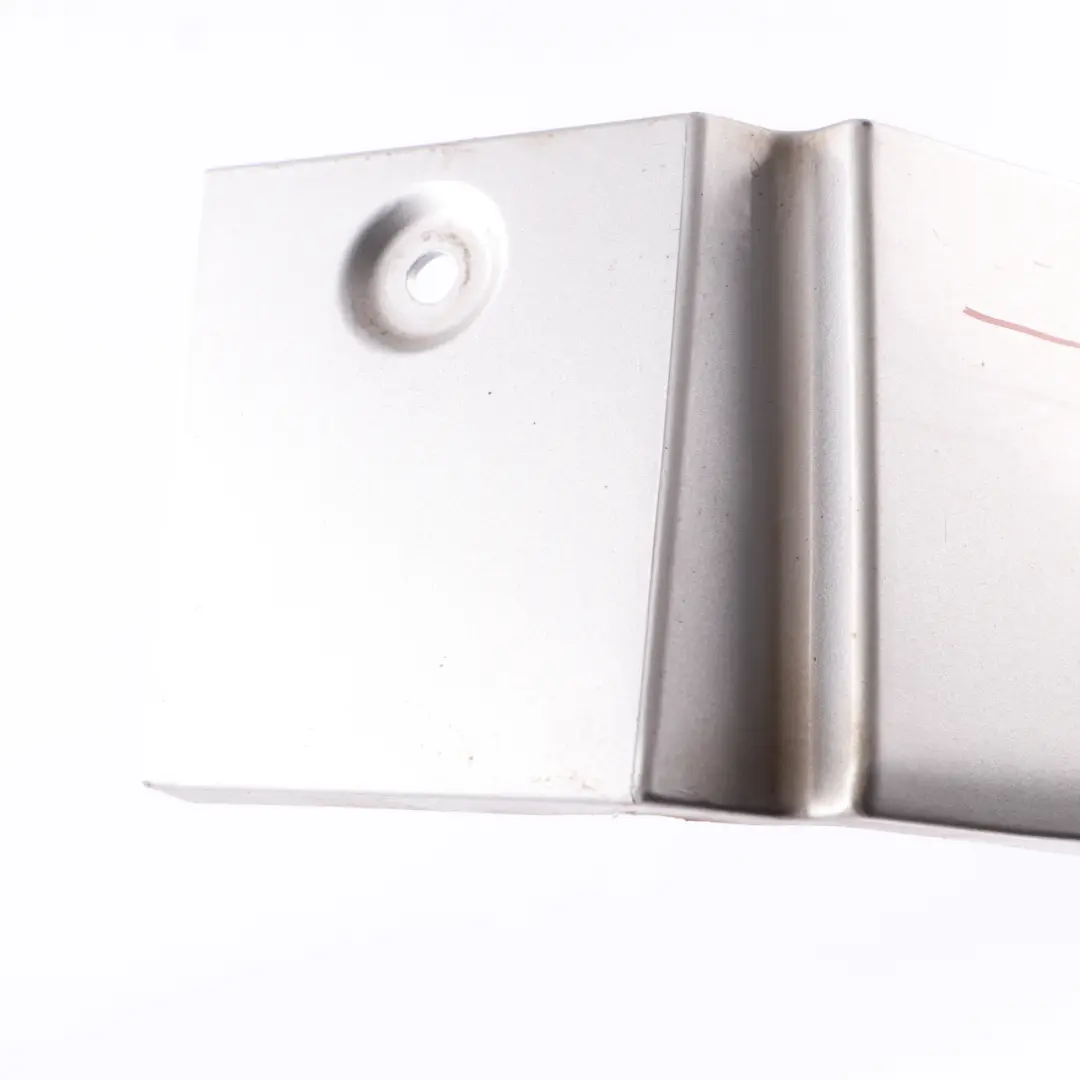 Embellecedor Puerta Corredera Trasera Izquierda Plata Brillant para Mercedes W639 con número de pieza A6396913408 Mercedes W639 Embellecedor Puerta Corredera Trasera Izquierda Plata Brillant - SKU A6396913408-BRS - Número de pieza A6396913408