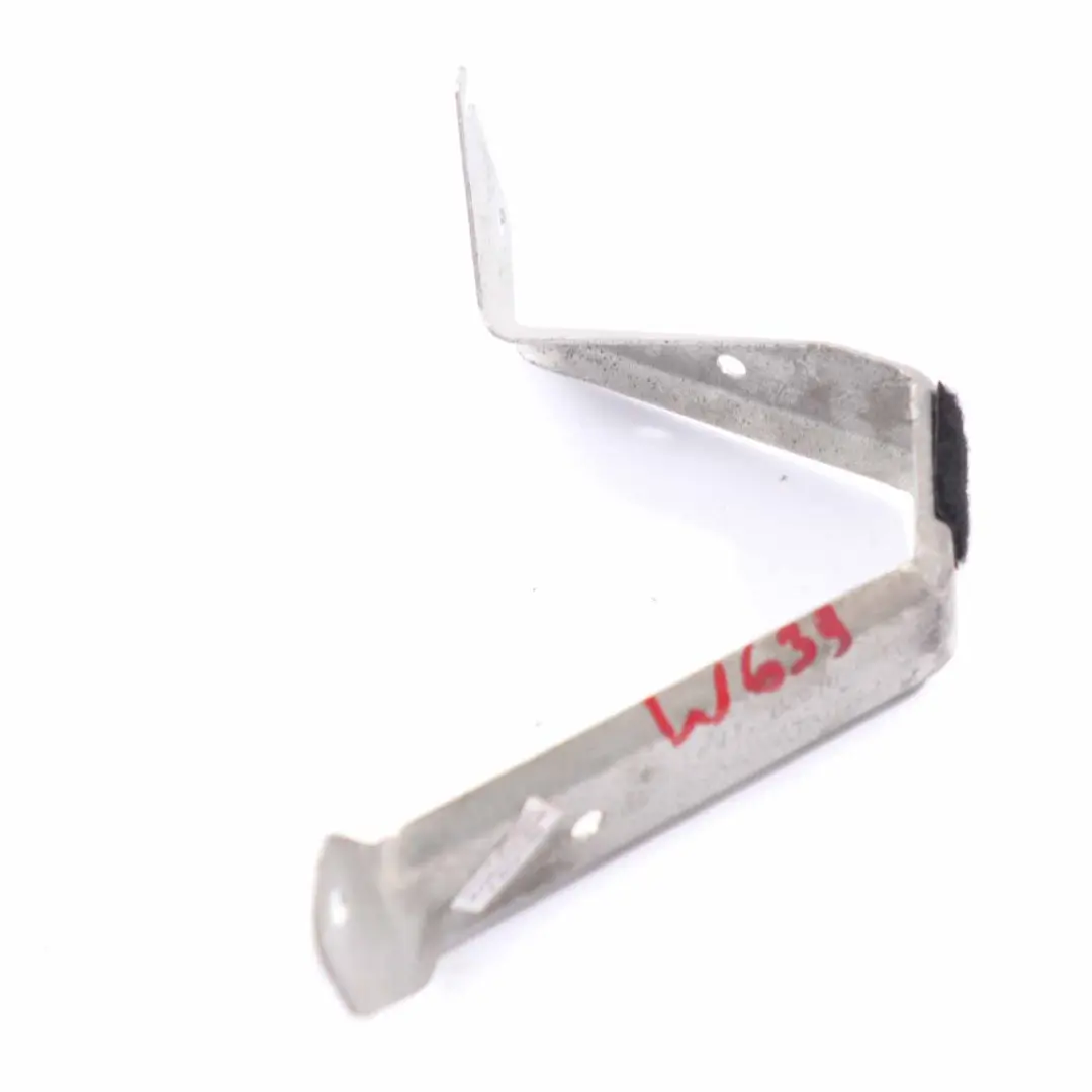 Support fixation murale latérale intérieure Gauche Droite pour Mercedes Vito W639 à propos du numéro de pièce A6396920114 Mercedes Vito W639 Support fixation murale latérale intérieure Gauche Droite - SKU A6396920114 - Numéro de pièce A6396920114