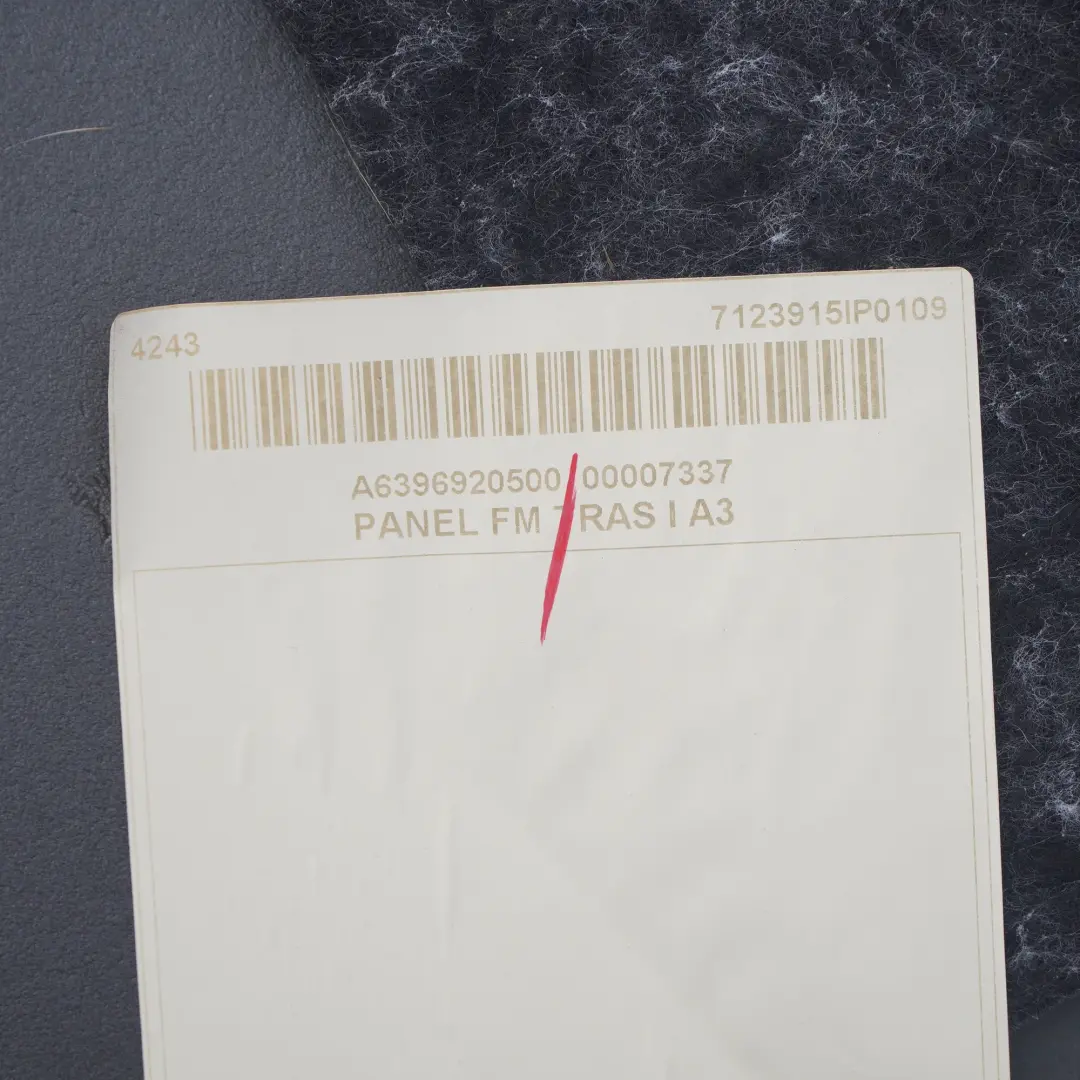 Pannello Copertura Posteriore Sinistro Interno per Mercedes Vito W639 con numero di parte A6396920500 Mercedes Vito W639 Pannello Copertura Posteriore Sinistro Interno - SKU A6396920500 - Numero di parte A6396920500