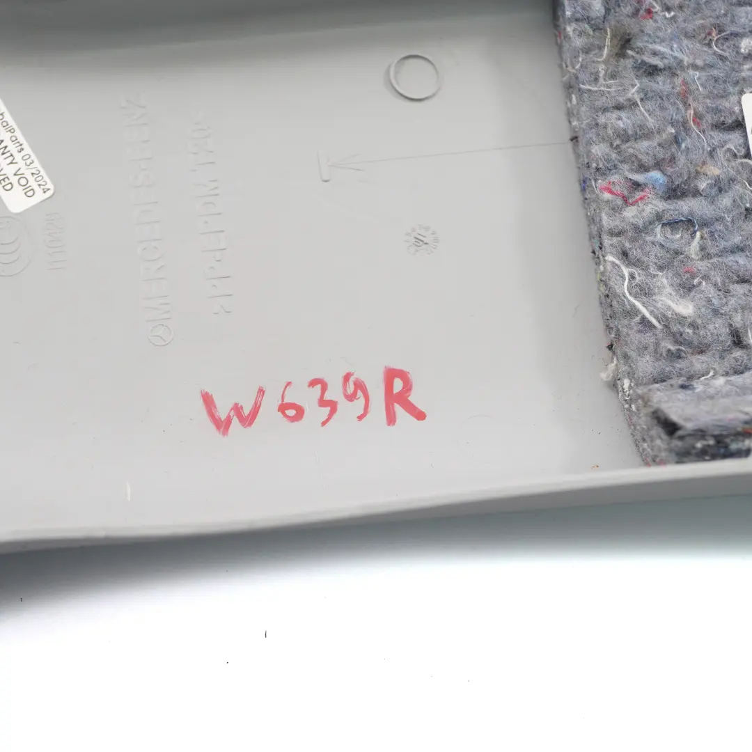 Innenverkleidung C Säule Abdeckung Rechts Grau für Mercedes Vito W639 mit Teilenummer A6396923700 Mercedes Vito W639 Innenverkleidung C Säule Abdeckung Rechts Grau - SKU A6396923700 - Teilenummer A6396923700