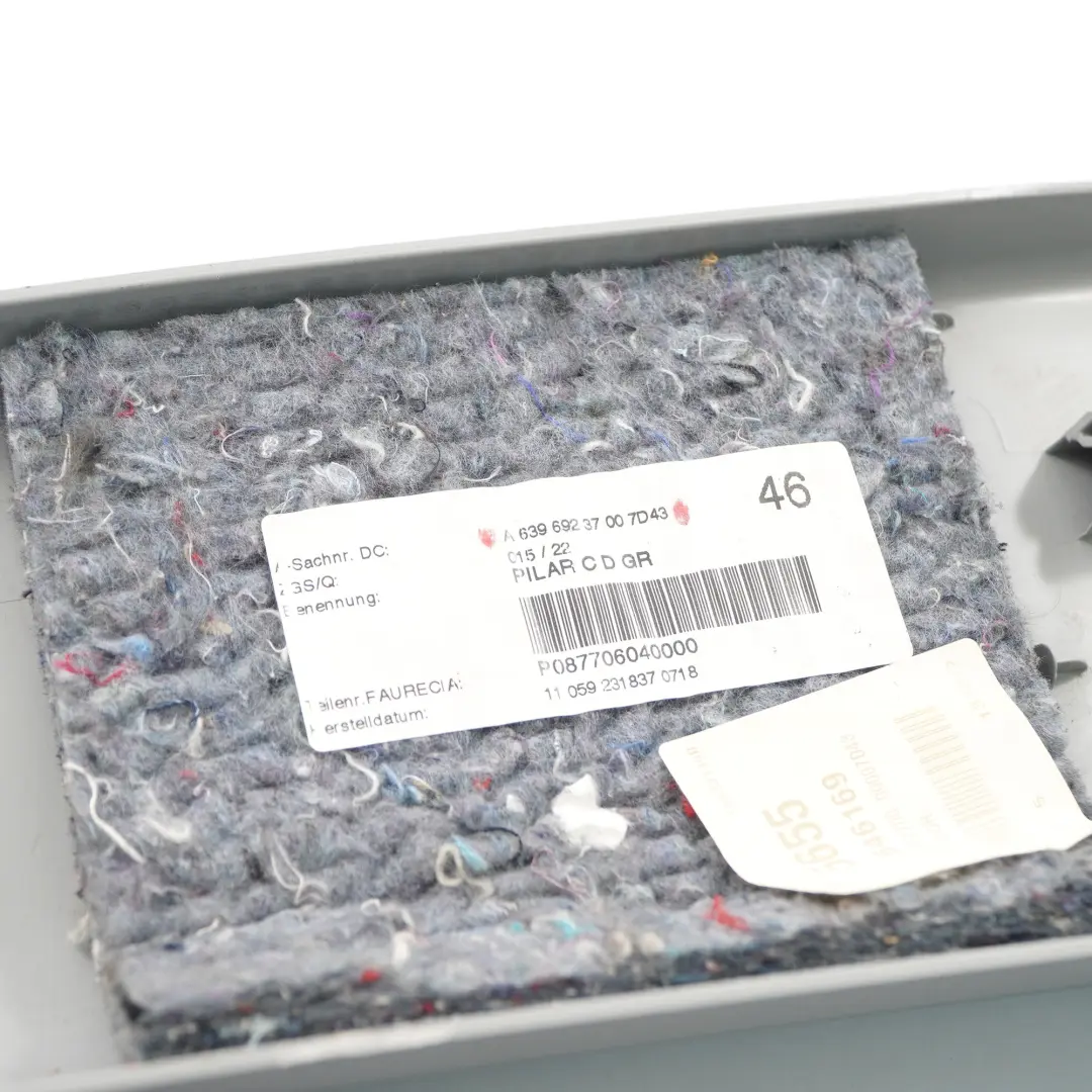 Tapiceria Interior Mercedes Vito W639 Tapa Pilar C Derecha Gris para con número de pieza A6396923700 Tapiceria Interior Mercedes Vito W639 Tapa Pilar C Derecha Gris - SKU A6396923700 - Número de pieza A6396923700