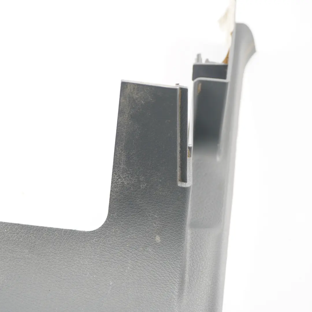 Rivestimento interno inferiore destro Grigio per Mercedes Vito W639 con numero di parte A6396925100 Mercedes Vito W639 Rivestimento interno inferiore destro Grigio - SKU A6396925100 - Numero di parte A6396925100