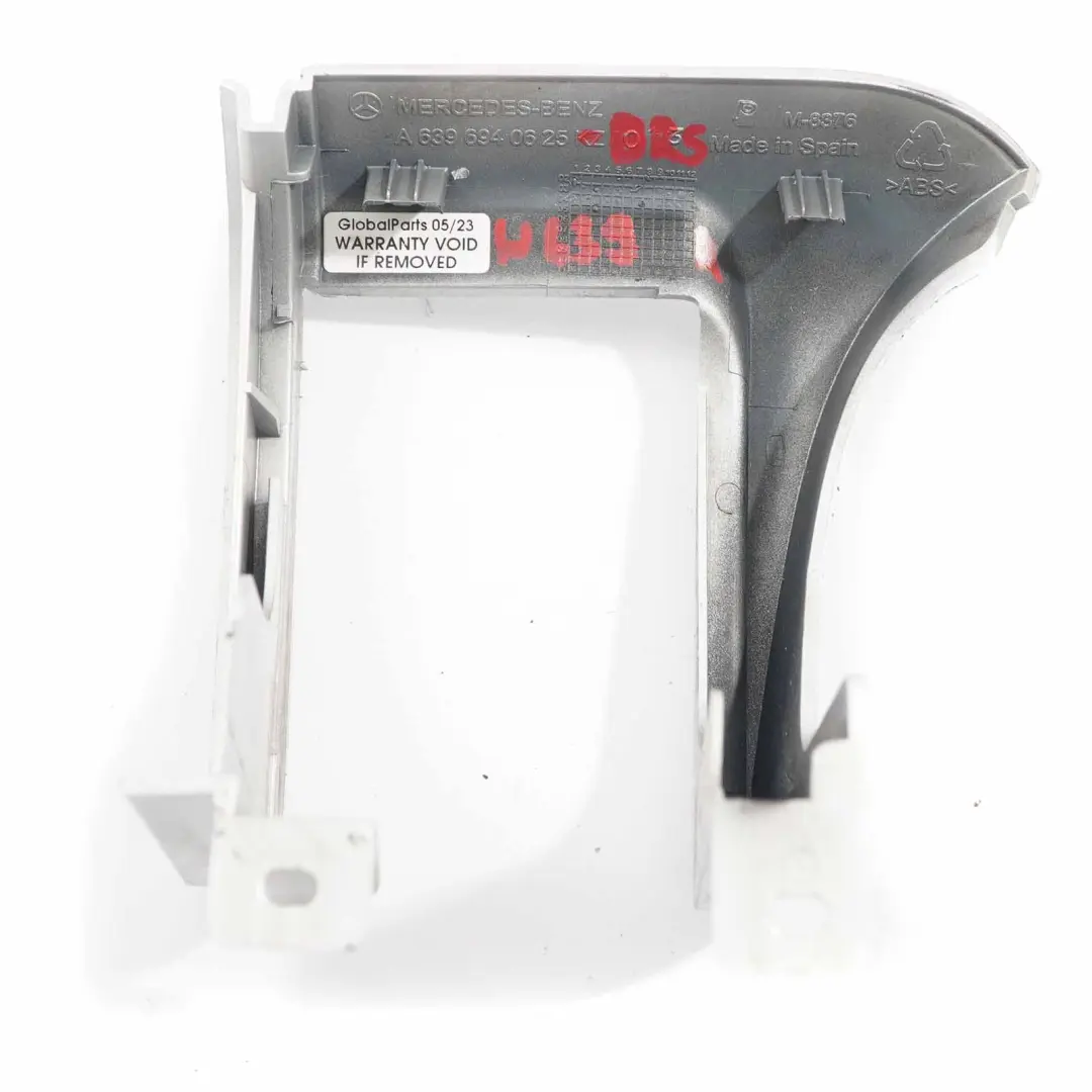 Mercedes W639 Moldura trasero inferior derecho Brilliant Silver - SKU A6396940625-BRS - Número de pieza A6396940625