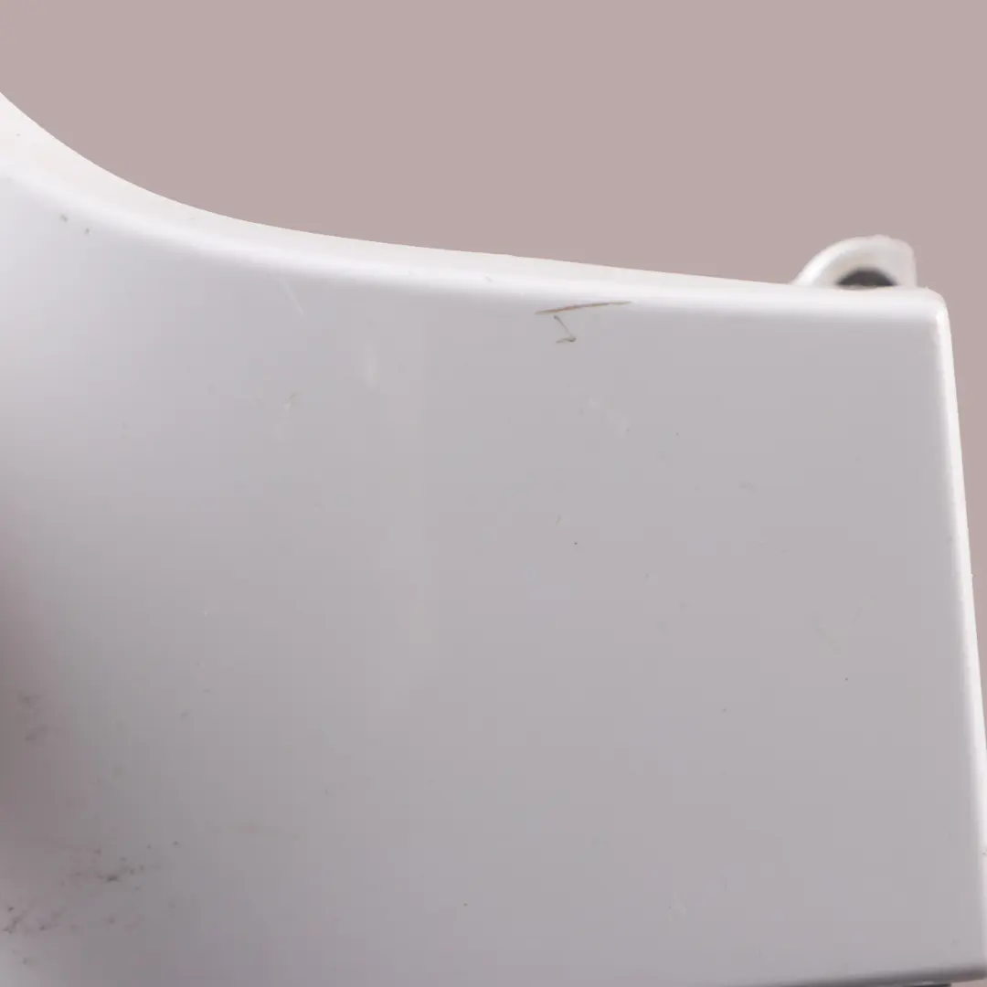 Ecke Kante Heckstoßstange links Trimmen Arctic White - 9147 für Mercedes Vito W639 mit Teilenummer A6396940725 Mercedes Vito W639 Ecke Kante Heckstoßstange links Trimmen Arctic White - 9147 - SKU A6396940725-ARW - Teilenummer A6396940725