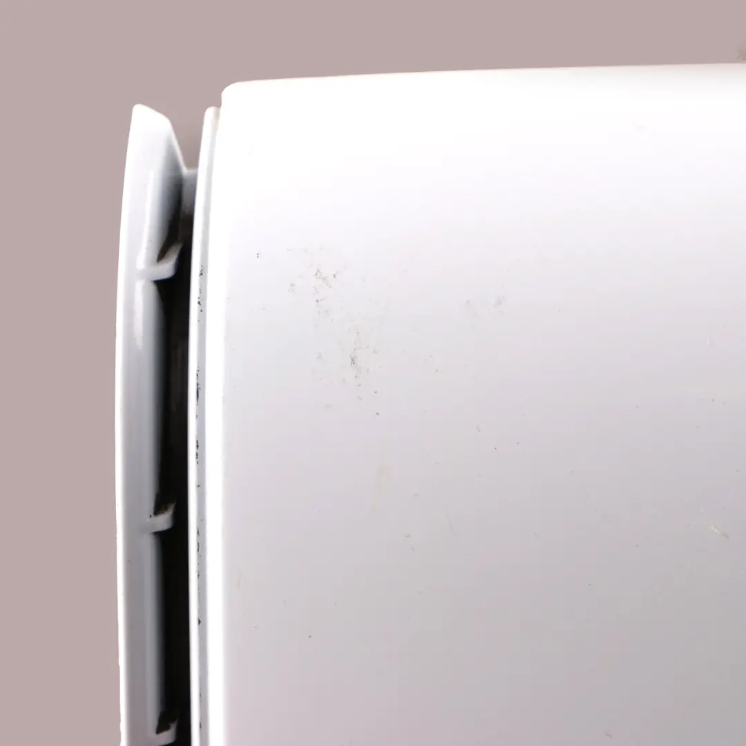 Ecke Kante Heckstoßstange links Trimmen Arctic White - 9147 für Mercedes Vito W639 mit Teilenummer A6396940725 Mercedes Vito W639 Ecke Kante Heckstoßstange links Trimmen Arctic White - 9147 - SKU A6396940725-ARW - Teilenummer A6396940725